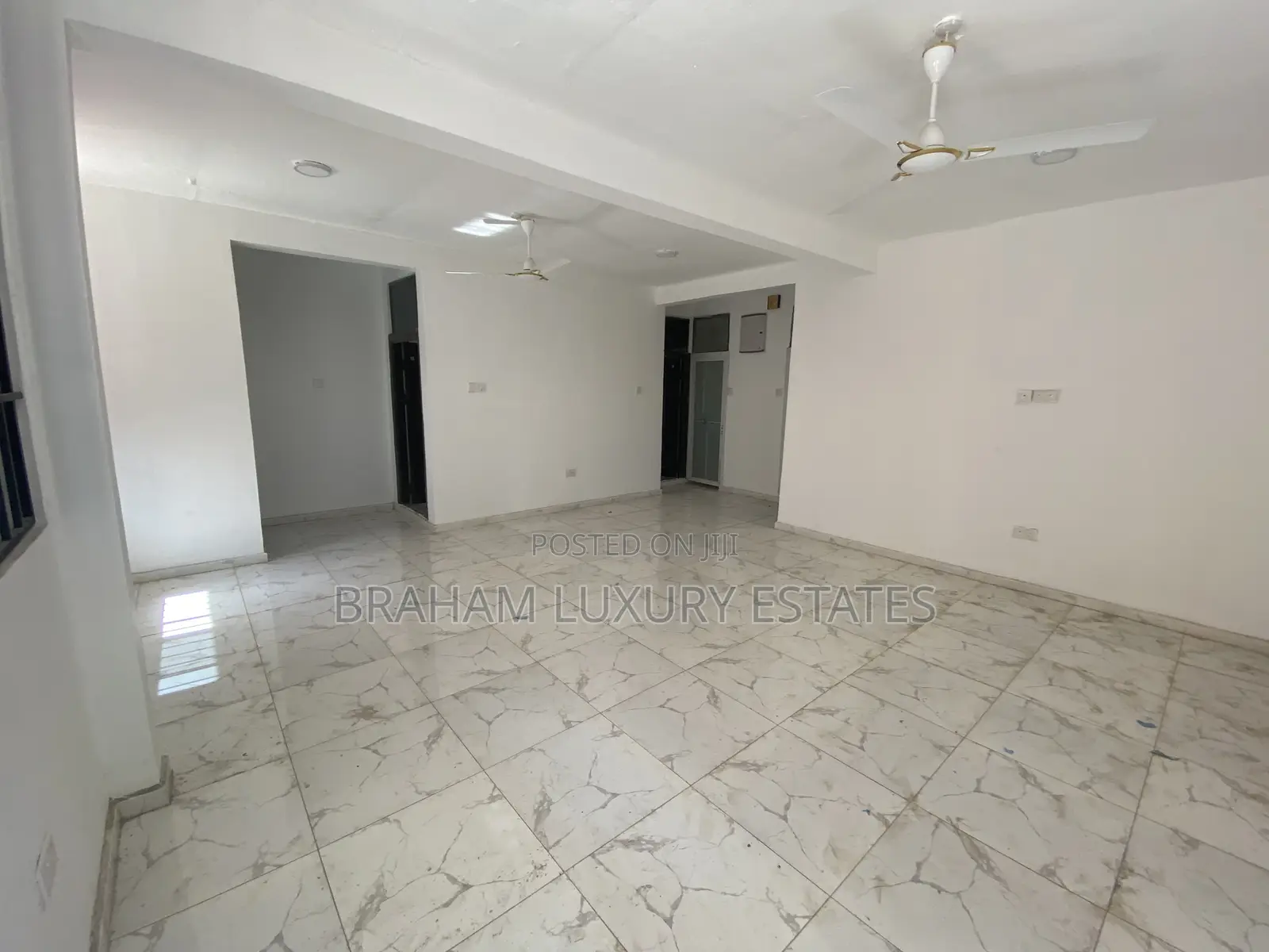 3bdrm Apartment in Braham Luxury, Sakumono for rent