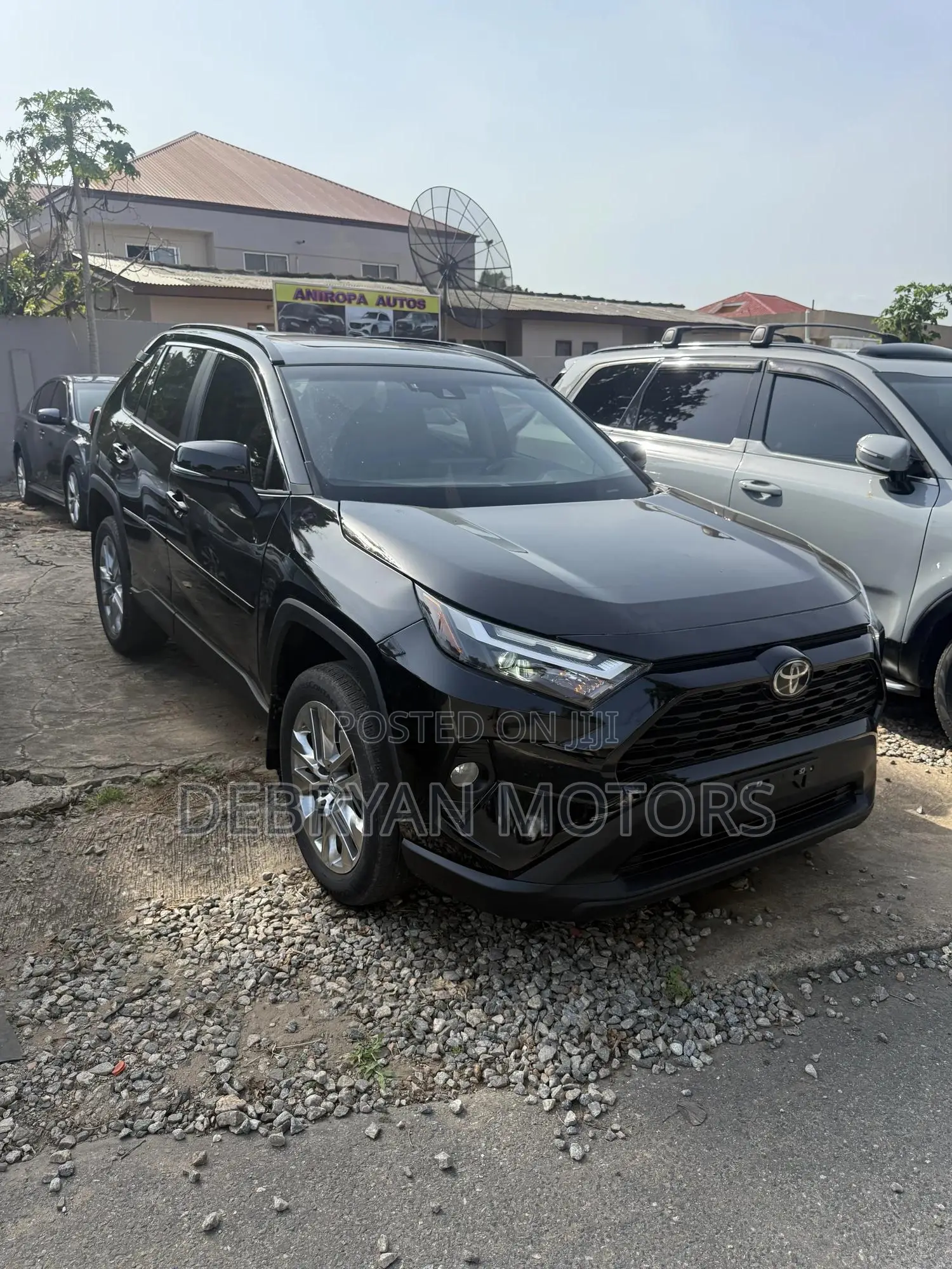 Toyota RAV4 XLE Premium 2022 Black