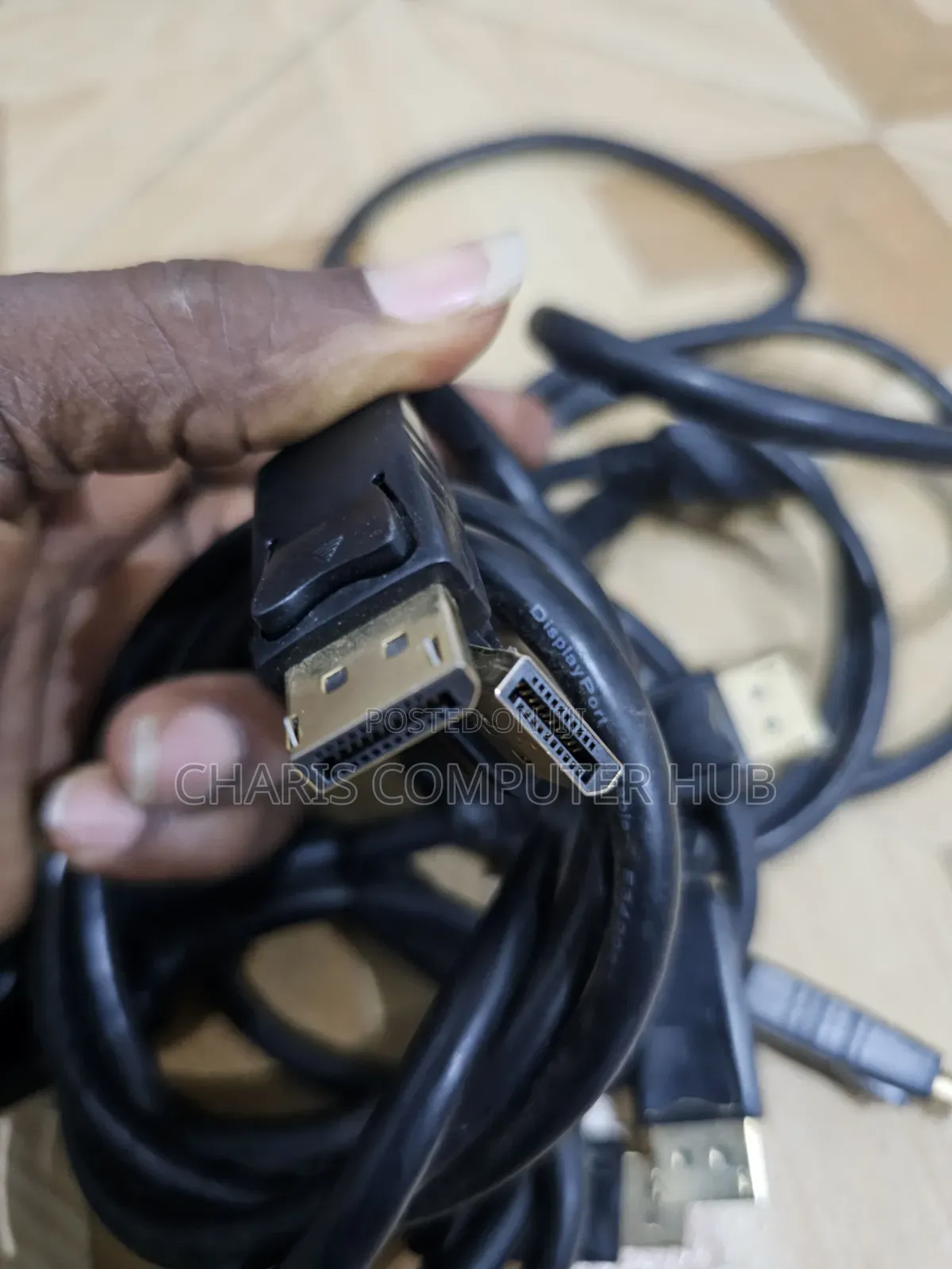 Uk Used Display Port To Display Port