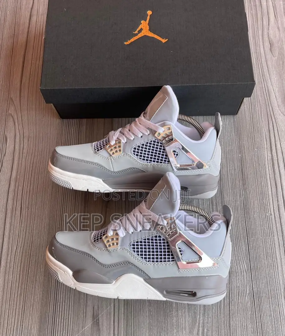Air Jordan 4 Retro ‘Frozen Moments’