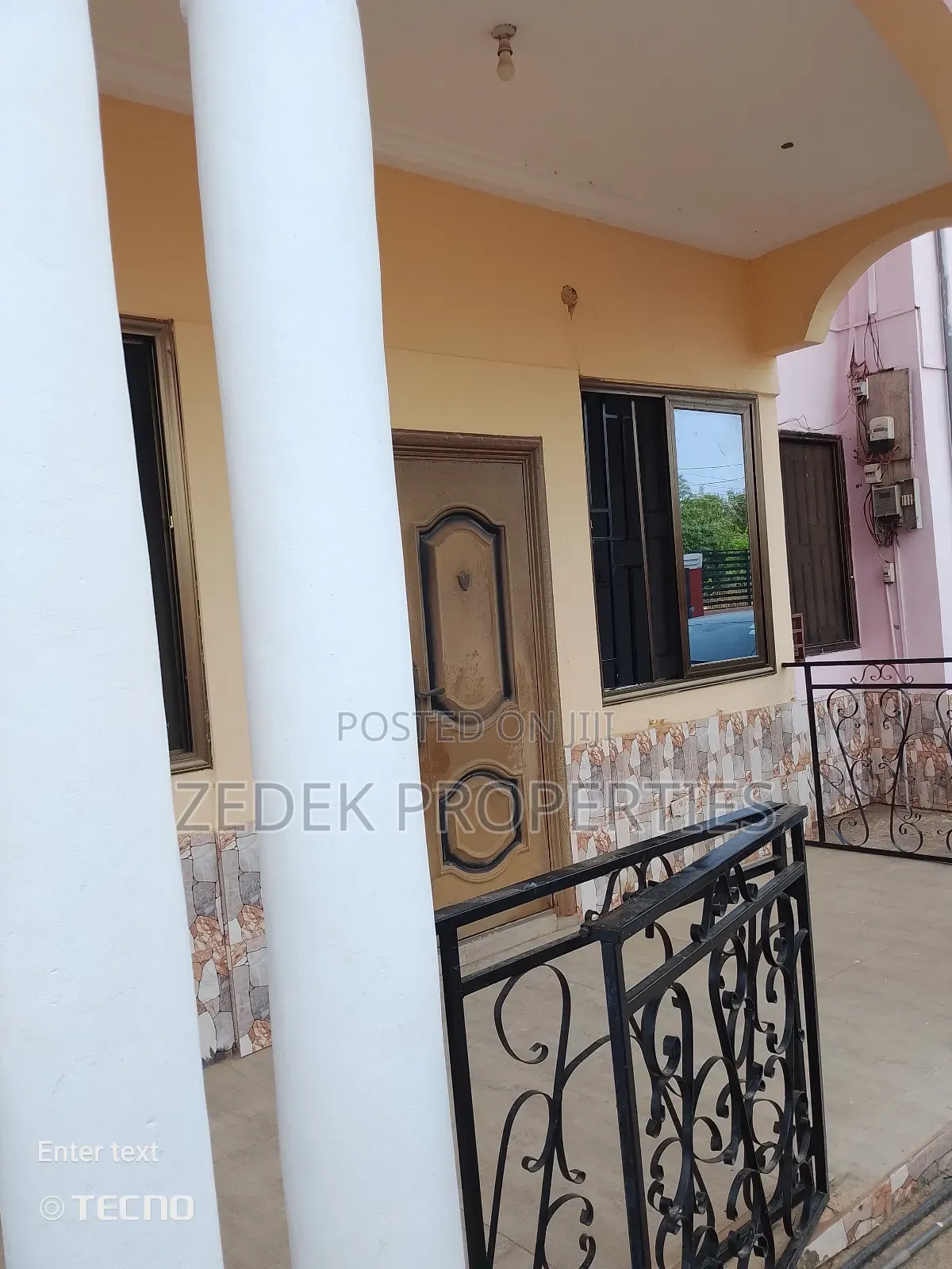 3bdrm Apartment in Zedek Properties, Ashomang Estate for rent