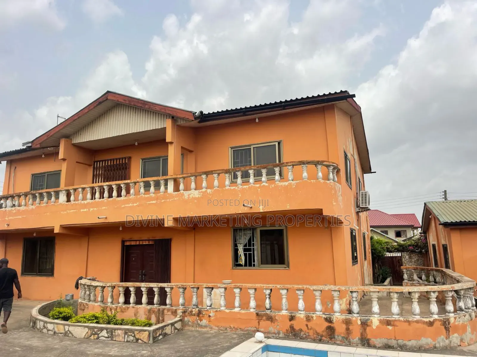 8bdrm House in Cocoa Board Area, Amasaman for sale