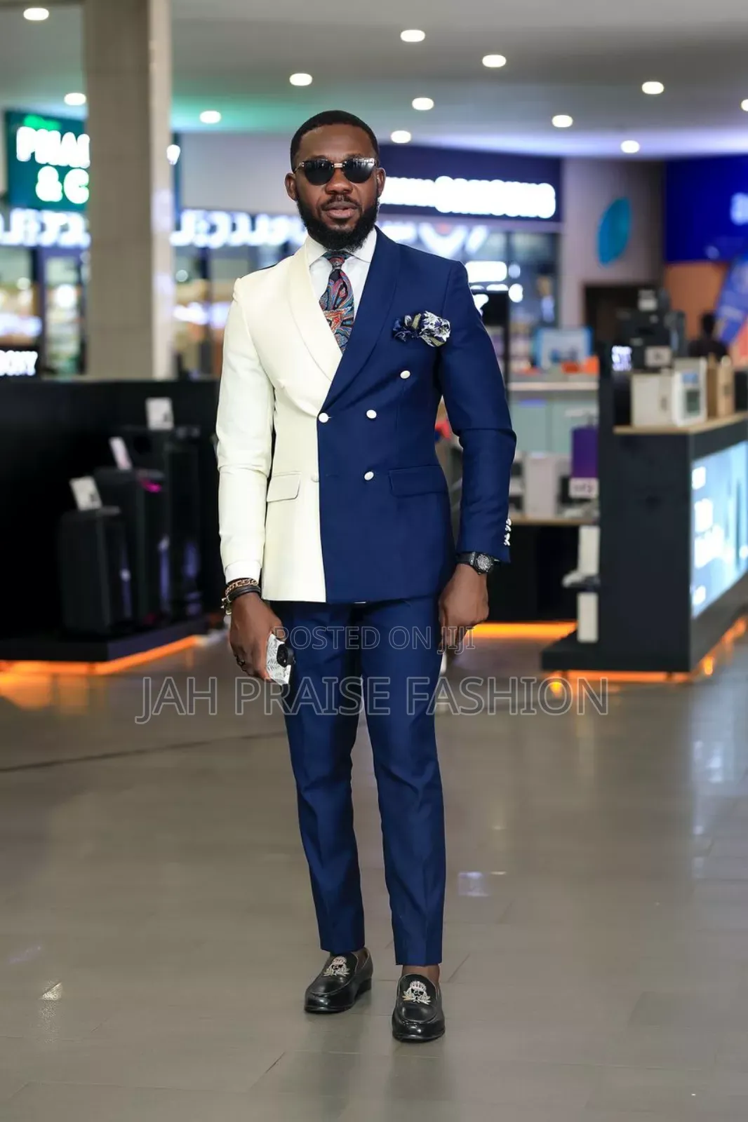 New Fashioned Suits in Stock 