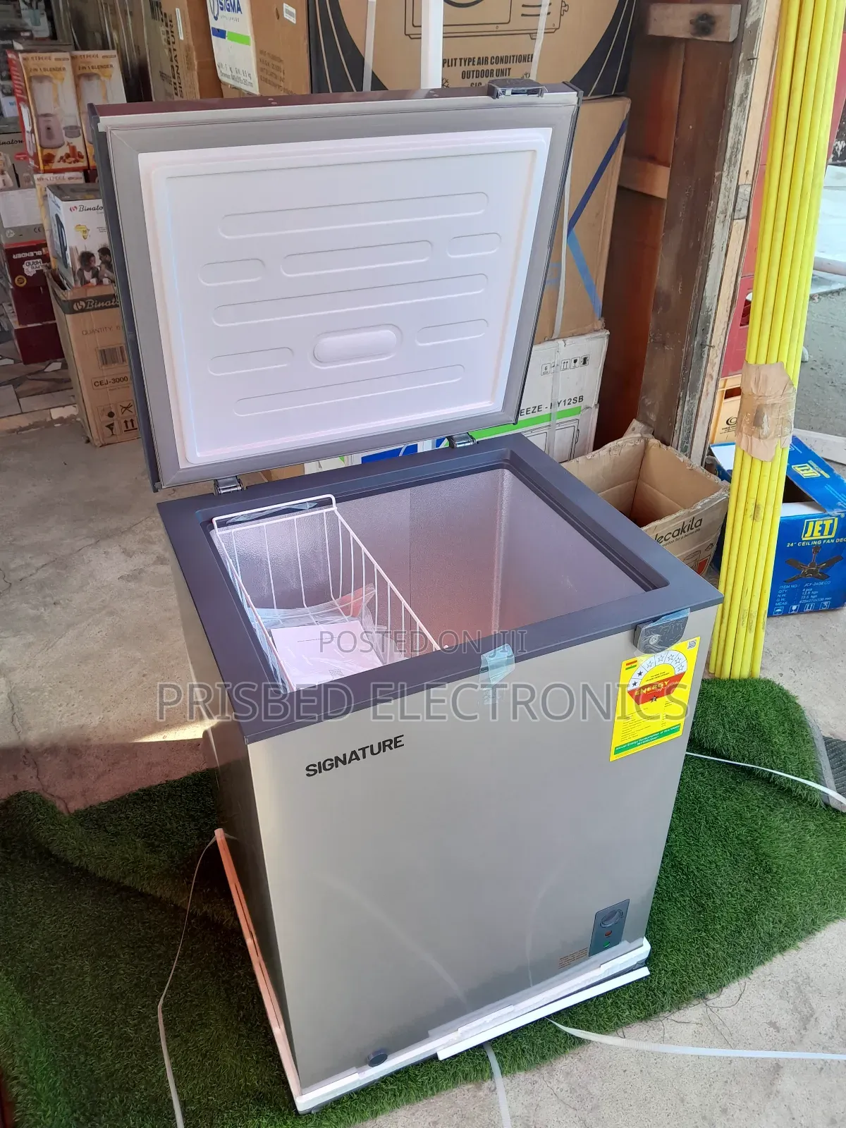 Signature Durable Chest Freezer 137 Litres