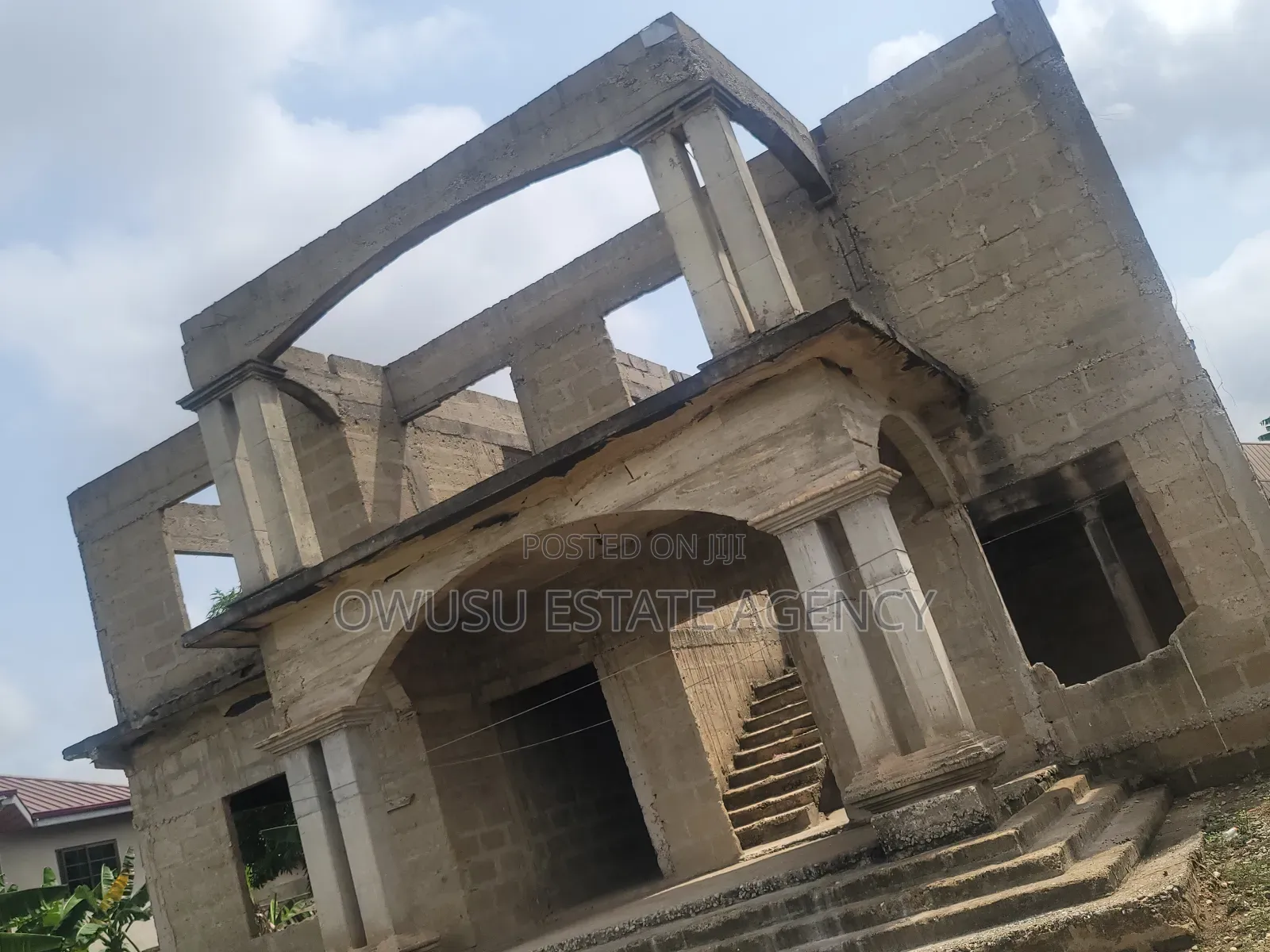 6bdrm House in Santasi Kokobeng, Kumasi Metropolitan for sale