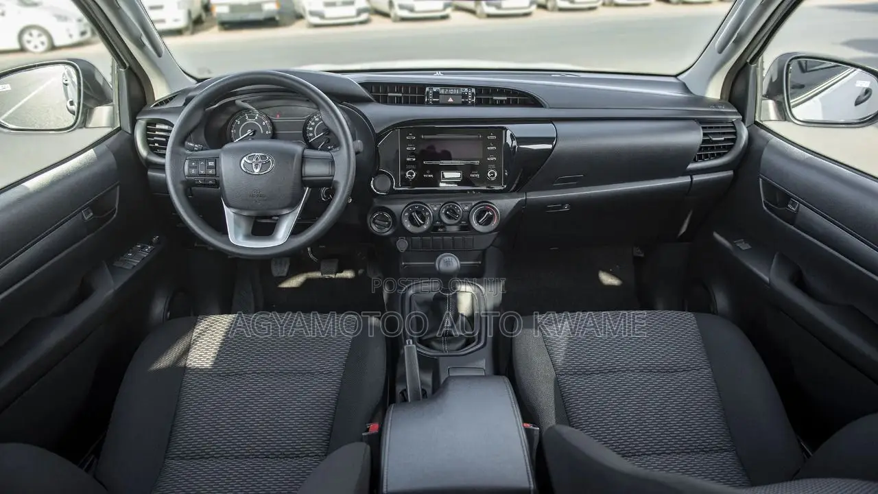 Toyota Hilux 2023 Black