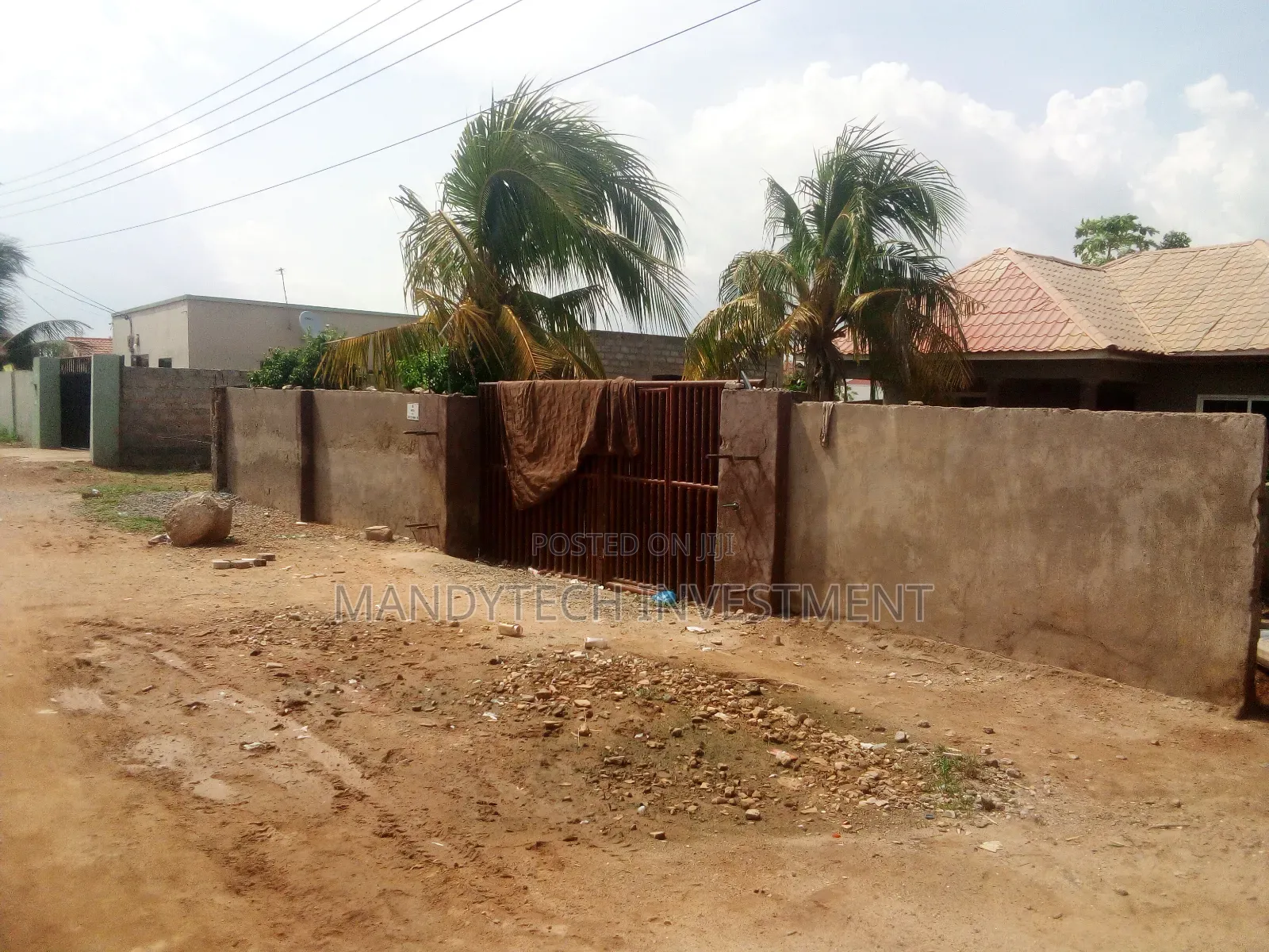 2bdrm House in Lake Side Estate for sale