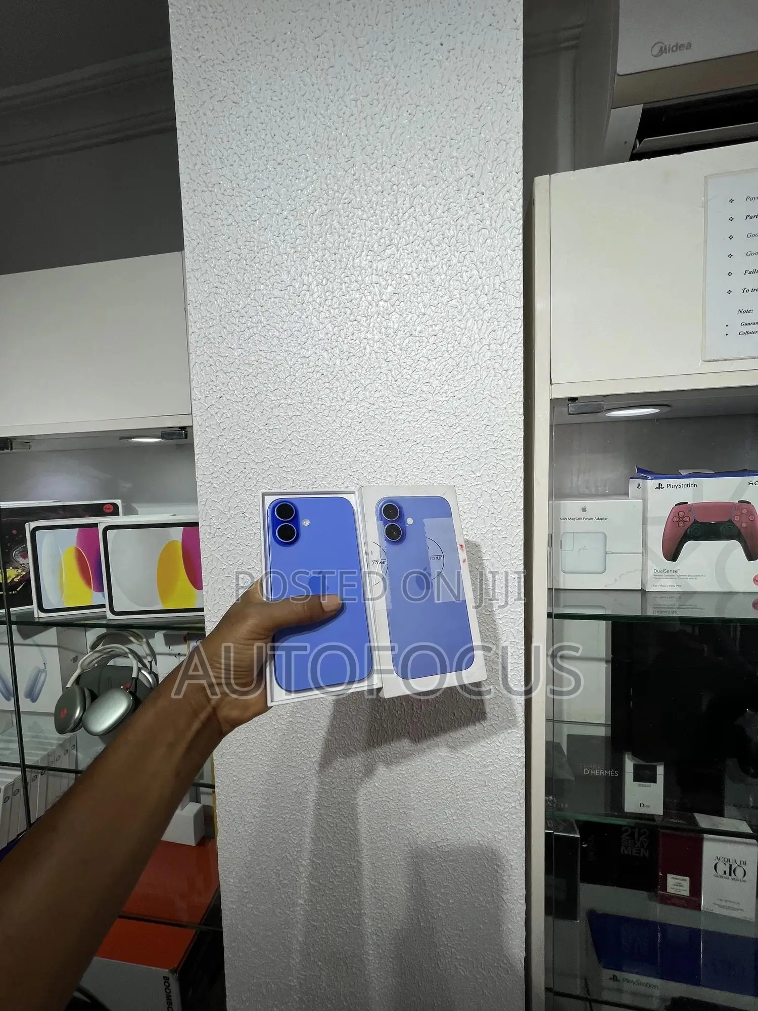 New Apple iPhone 16 128 GB Blue