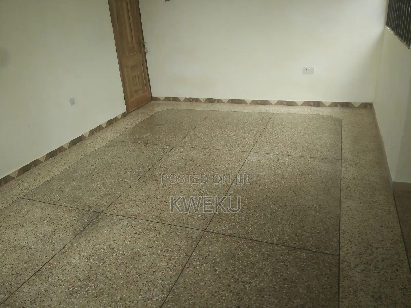 1bdrm Apartment in Estate Agency, Baatsona Total for rent