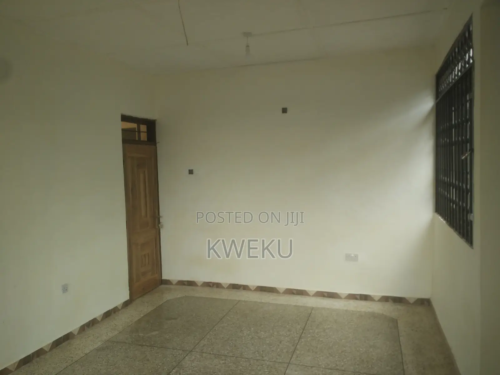 1bdrm Apartment in Estate Agency, Baatsona Total for rent