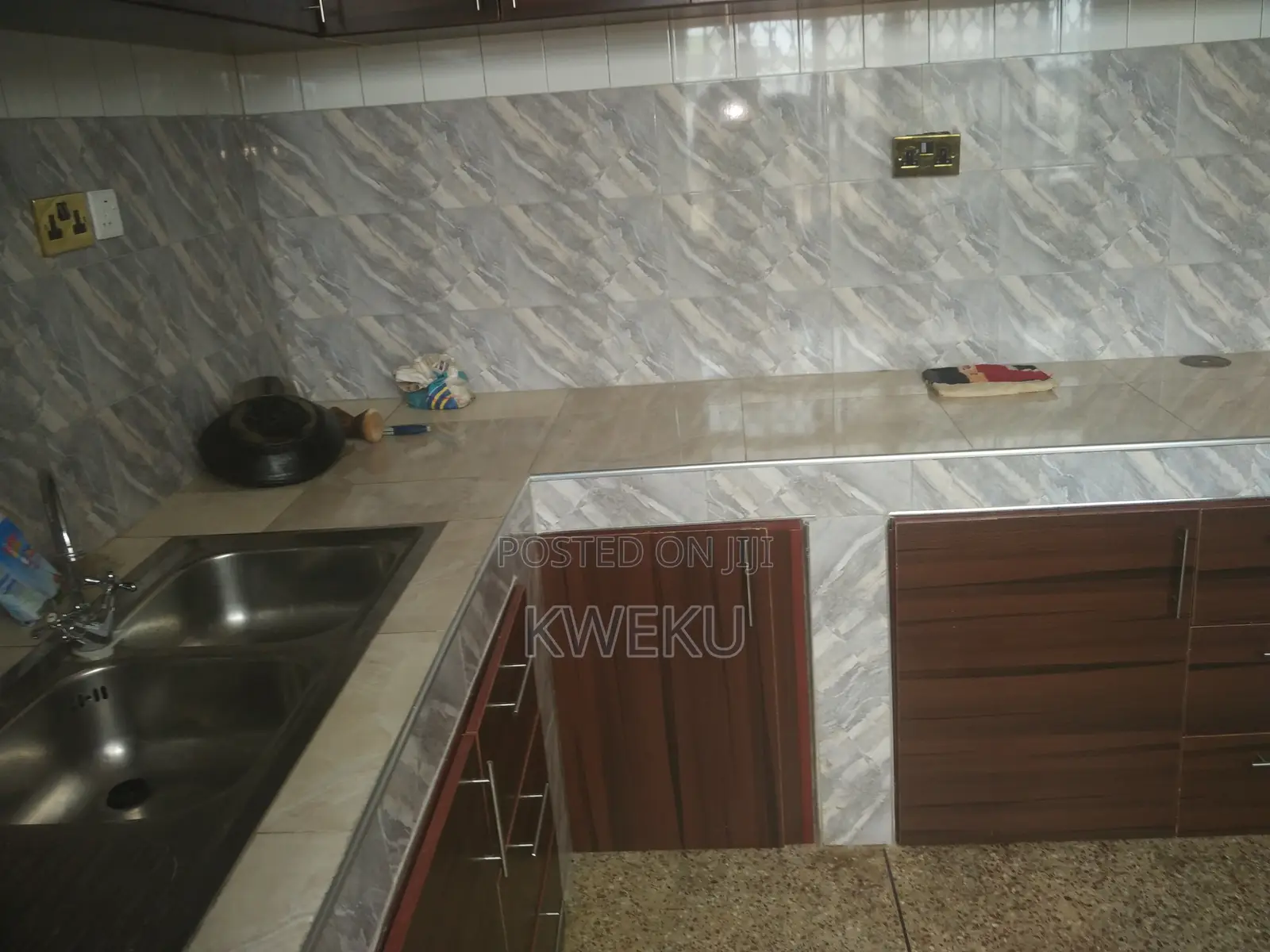 1bdrm Apartment in Estate Agency, Baatsona Total for rent