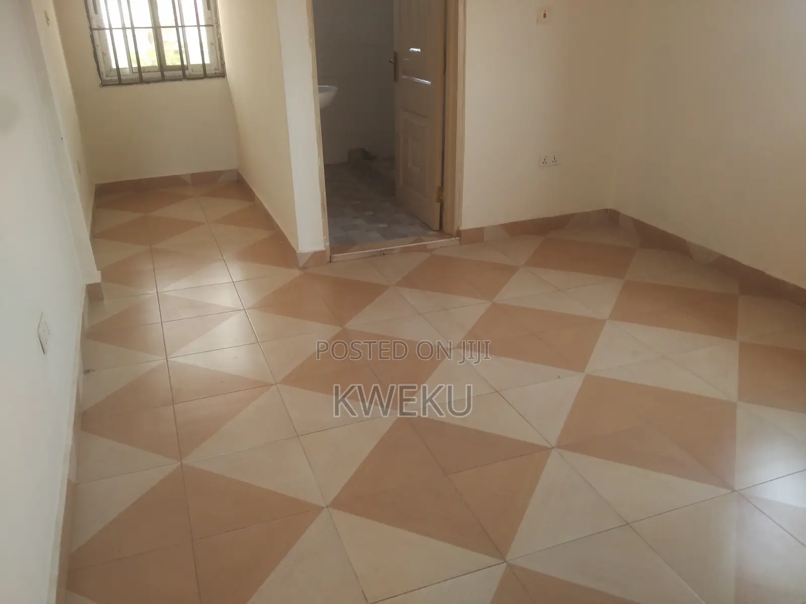 1bdrm Apartment in Estate Agency, Baatsona Total for rent