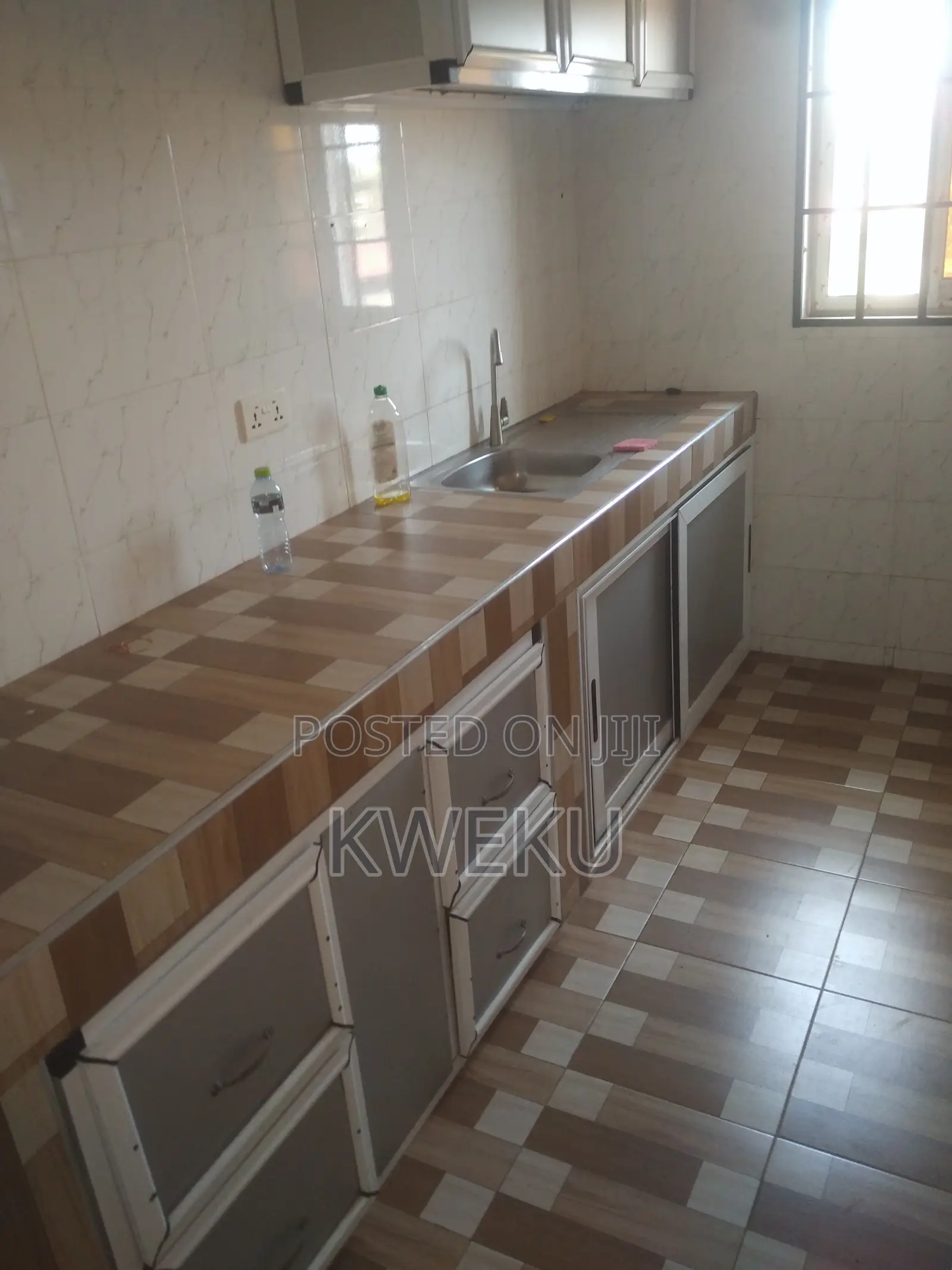 1bdrm Apartment in Estate Agency, Baatsona Total for rent