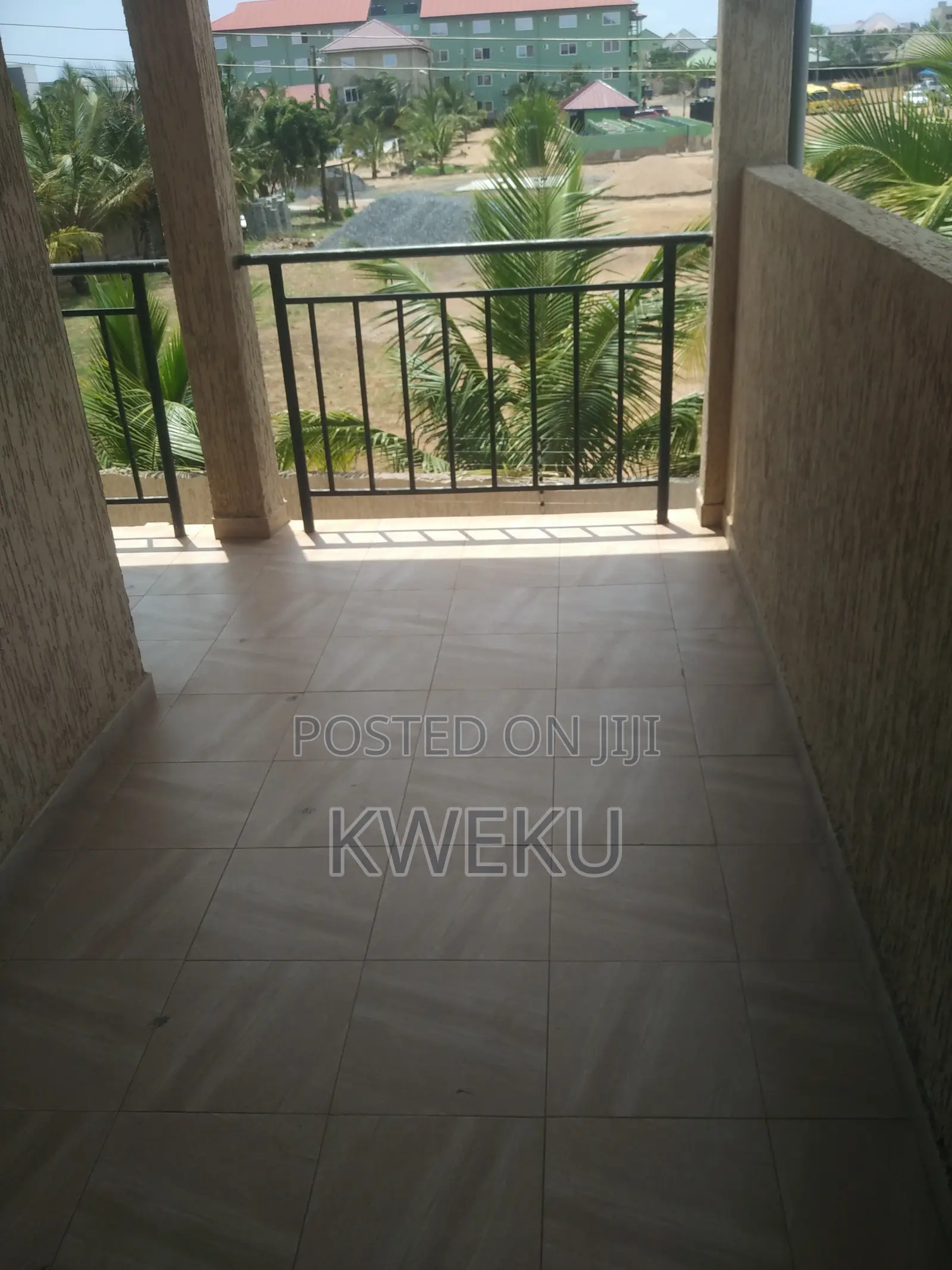1bdrm Apartment in Estate Agency, Baatsona Total for rent