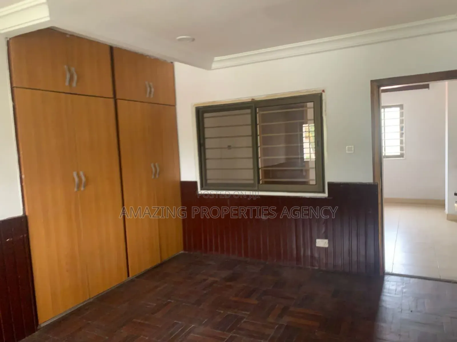 9bdrm House in Dzorwulu for rent