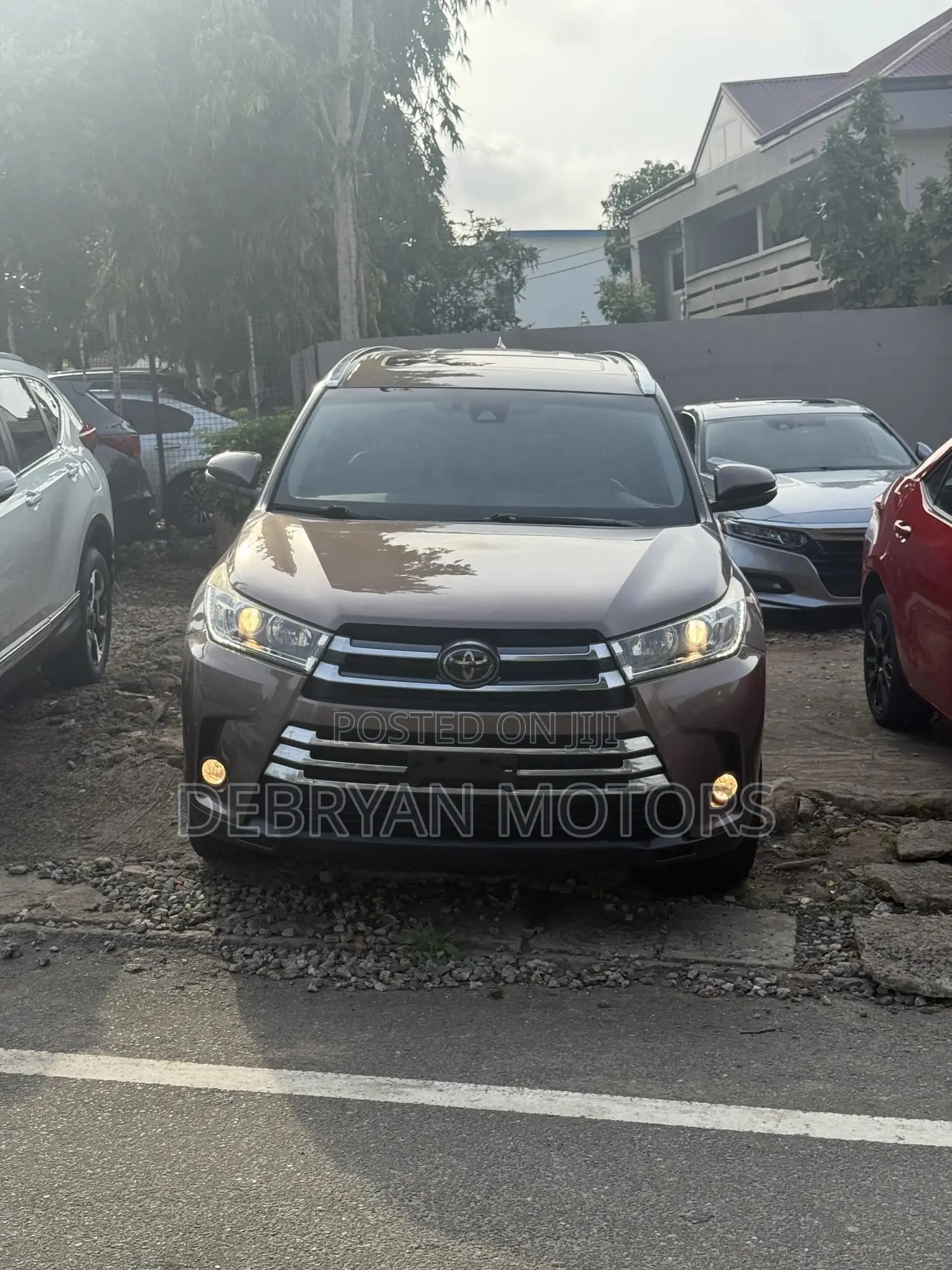 Toyota Highlander Limited 2019 Brown