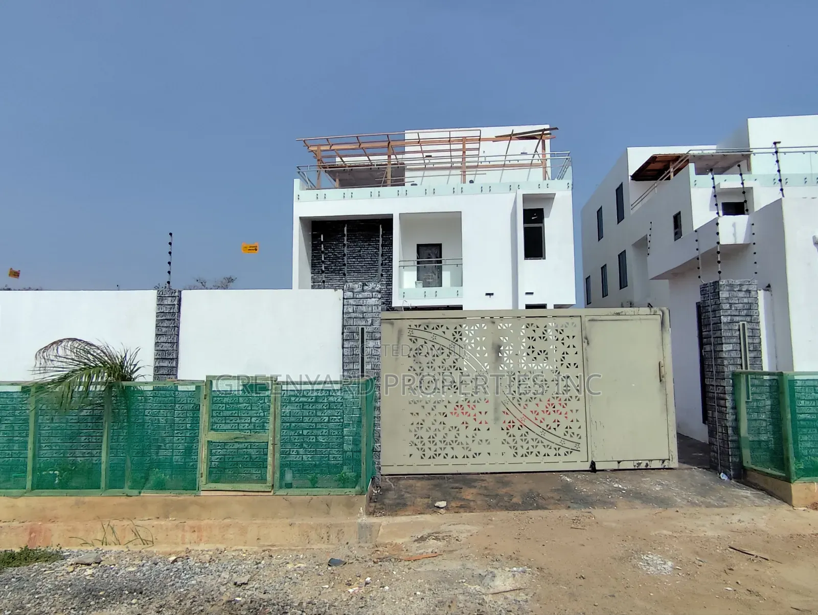 6bdrm House in Ogbojo, East Legon for sale