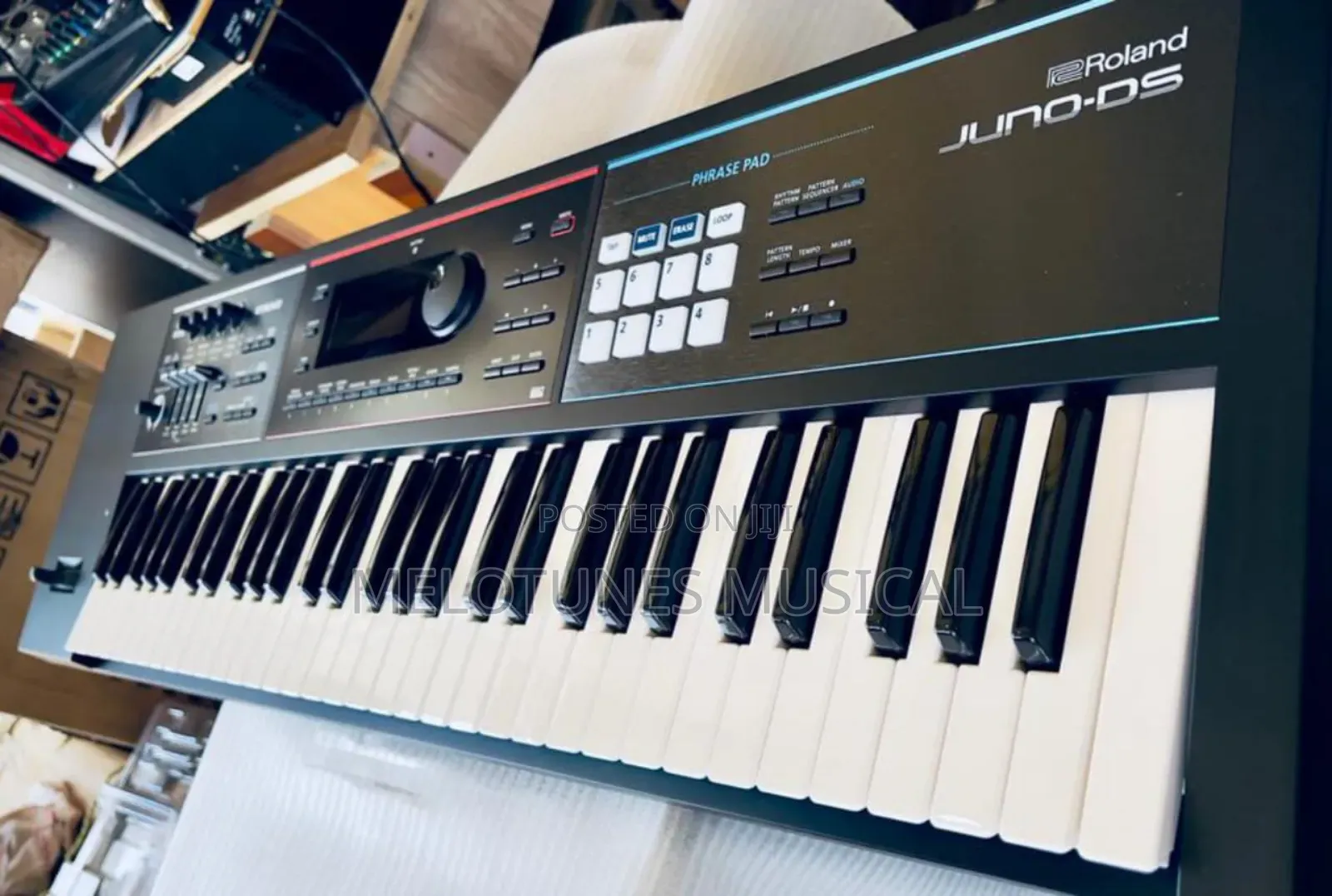 Roland Juno-Ds 61 61-Keys Portable Electronic Keyboard