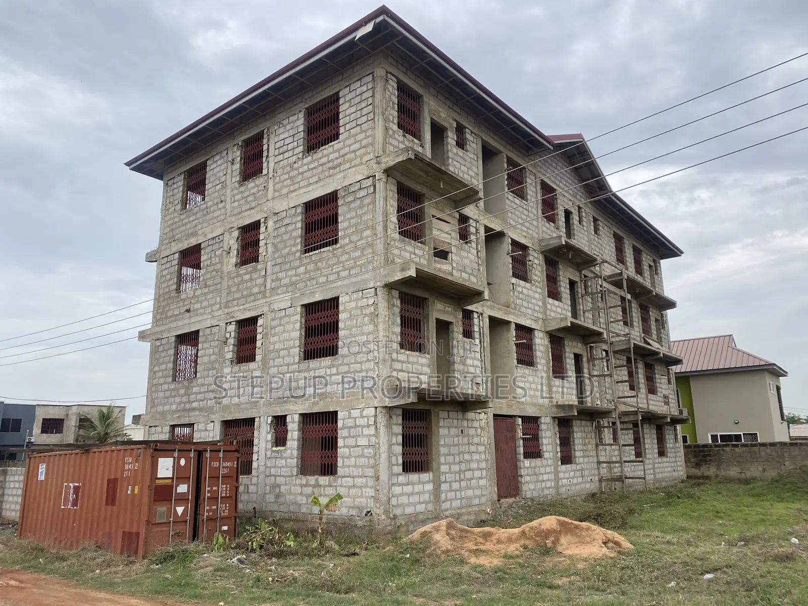 12bdrm Apartment in Comm 25 Hfc Estate, Tema Metropolitan for sale