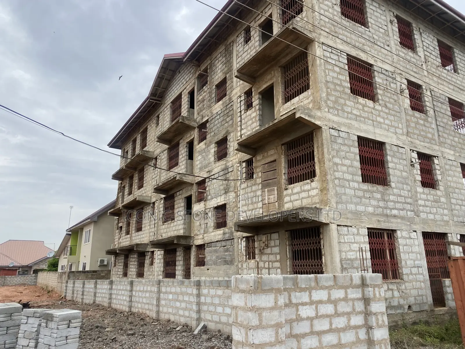 12bdrm Apartment in Comm 25 Hfc Estate, Tema Metropolitan for sale
