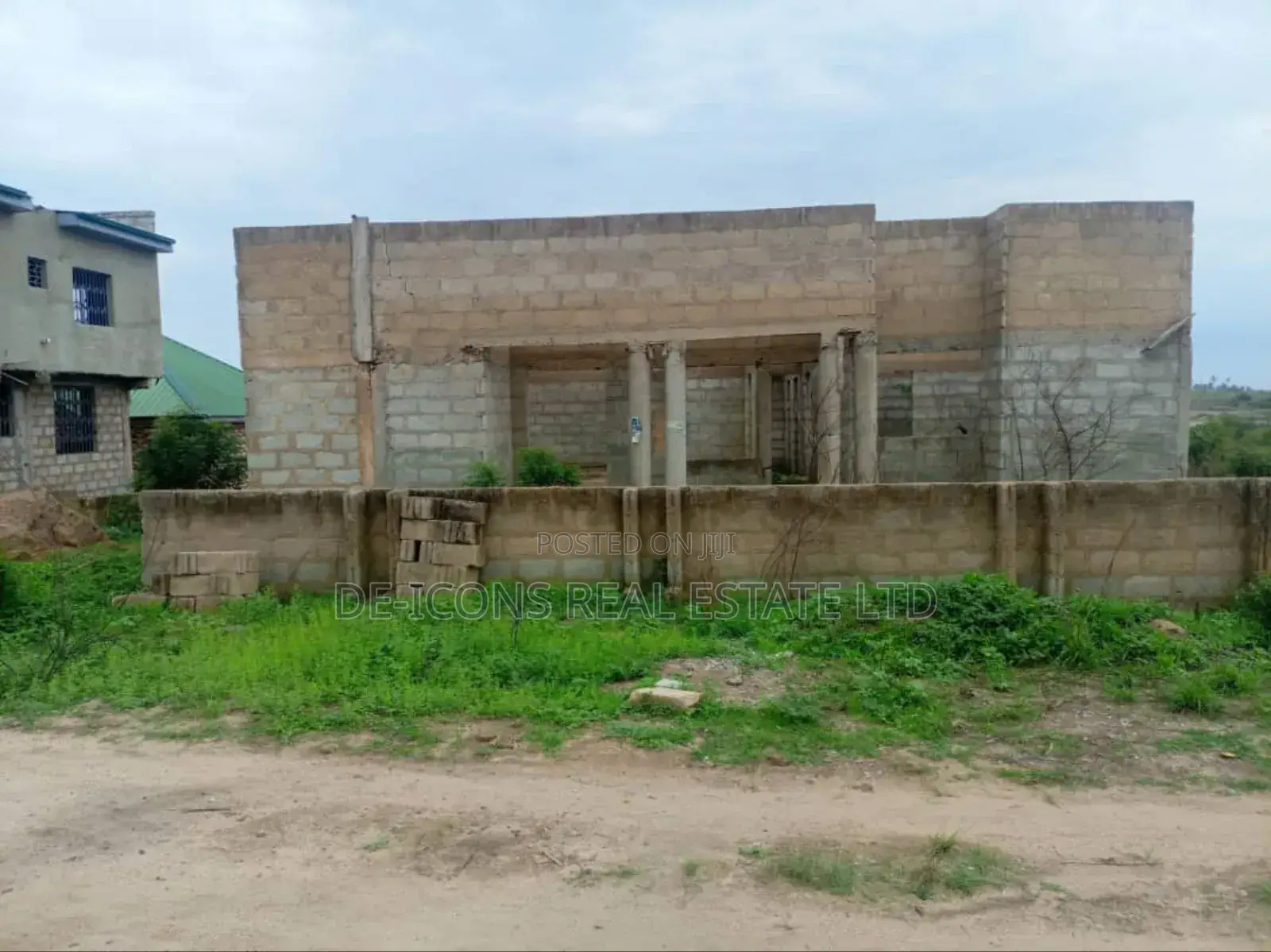2bdrm Mansion in De-Icons Real Estate, Awutu Senya East Municipal