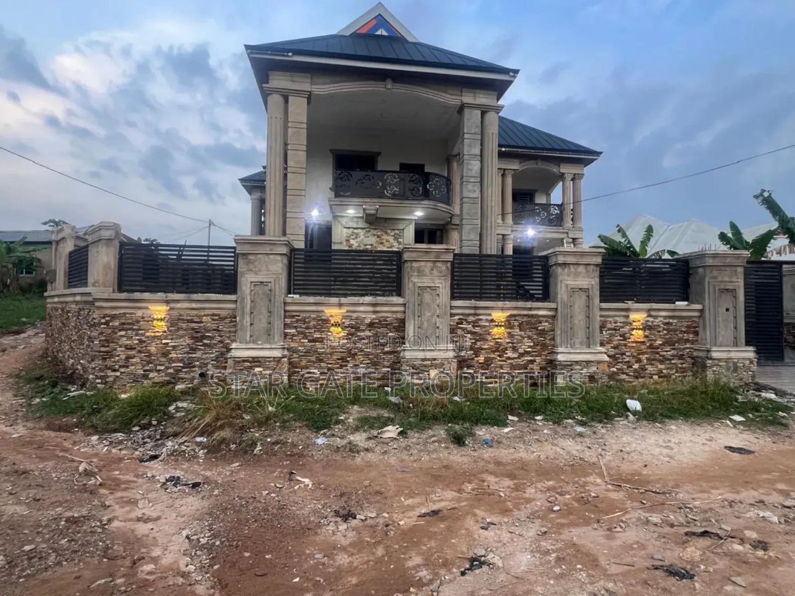 5bdrm House in Buoho, Kumasi Metropolitan for sale
