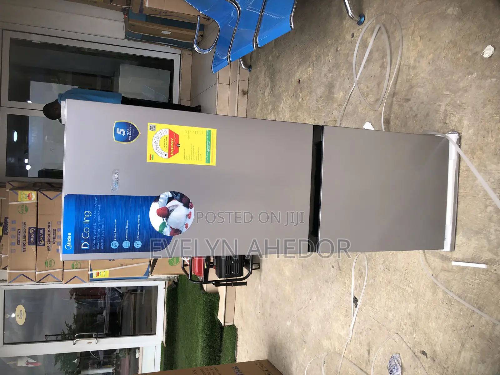 Midea Bottom Freezer 174 Liters Available With Two Doors