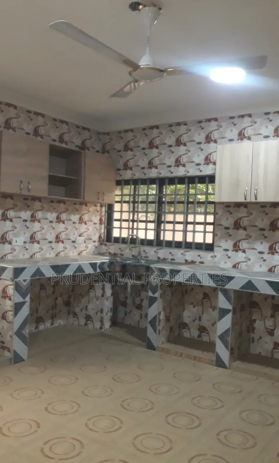 7bdrm House in Kwabenya for sale