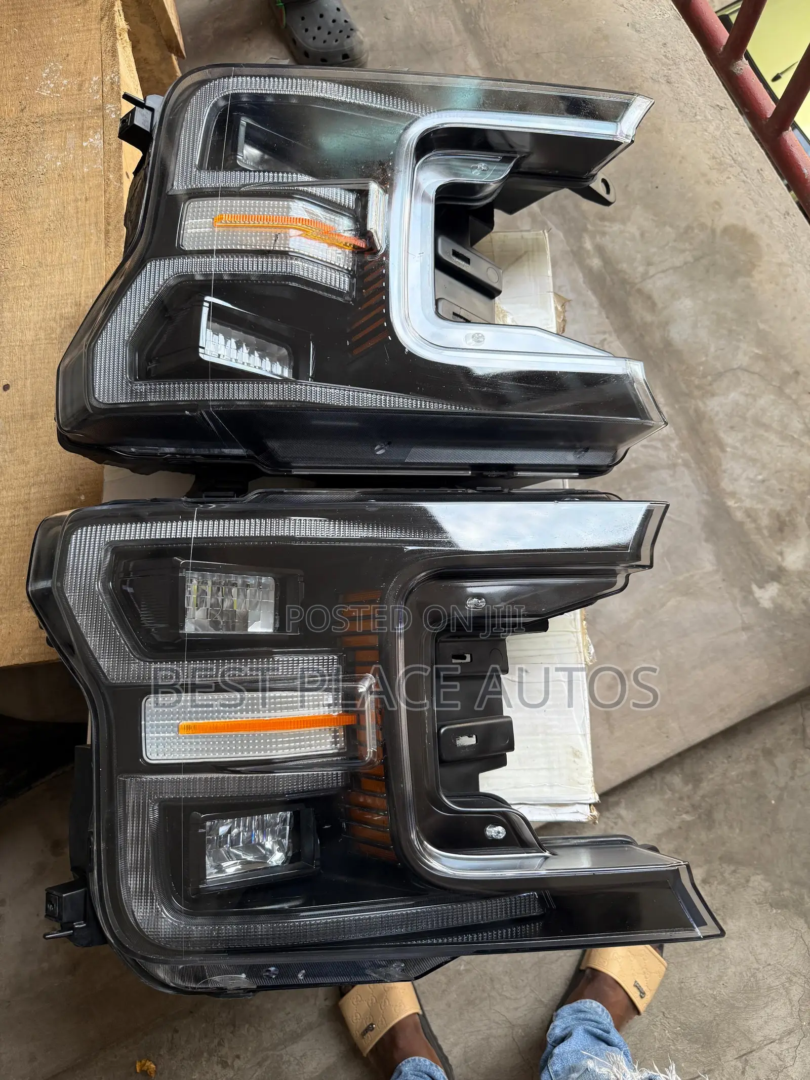 Ford F150 2017– Headlights