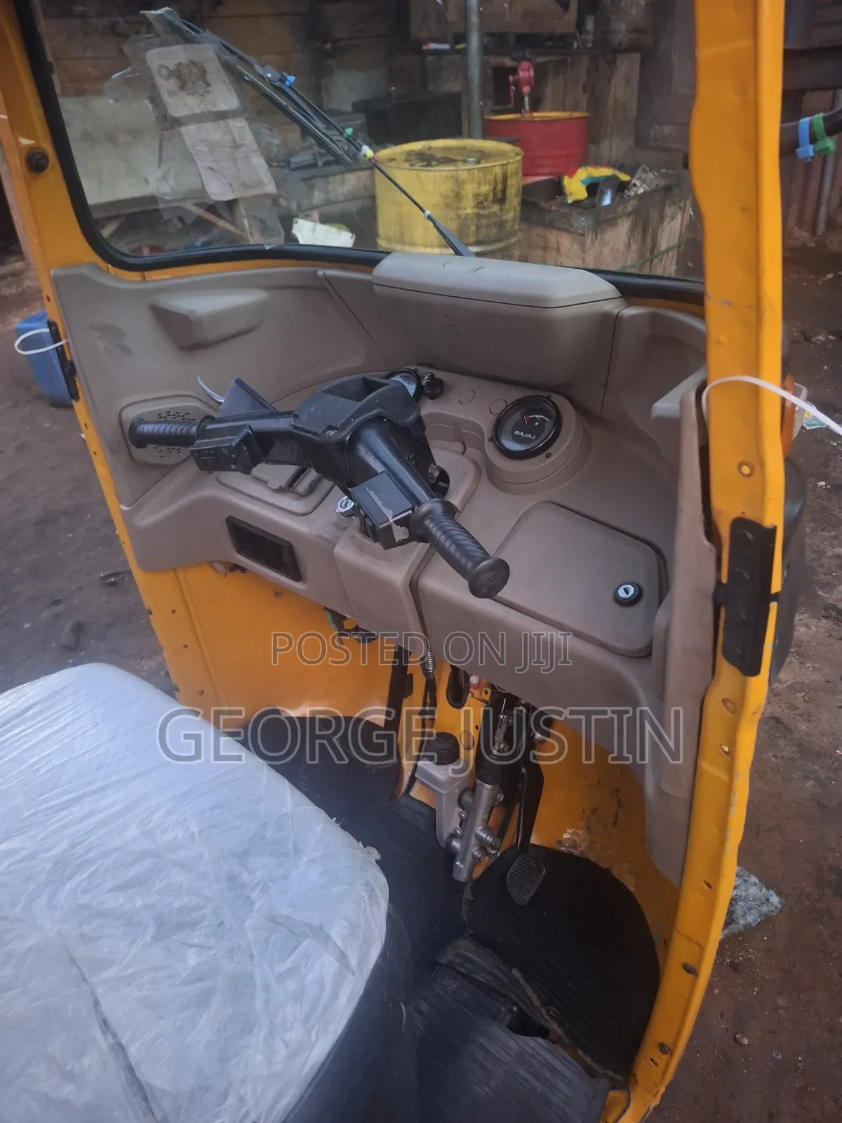 Bajaj RE 2023 Yellow