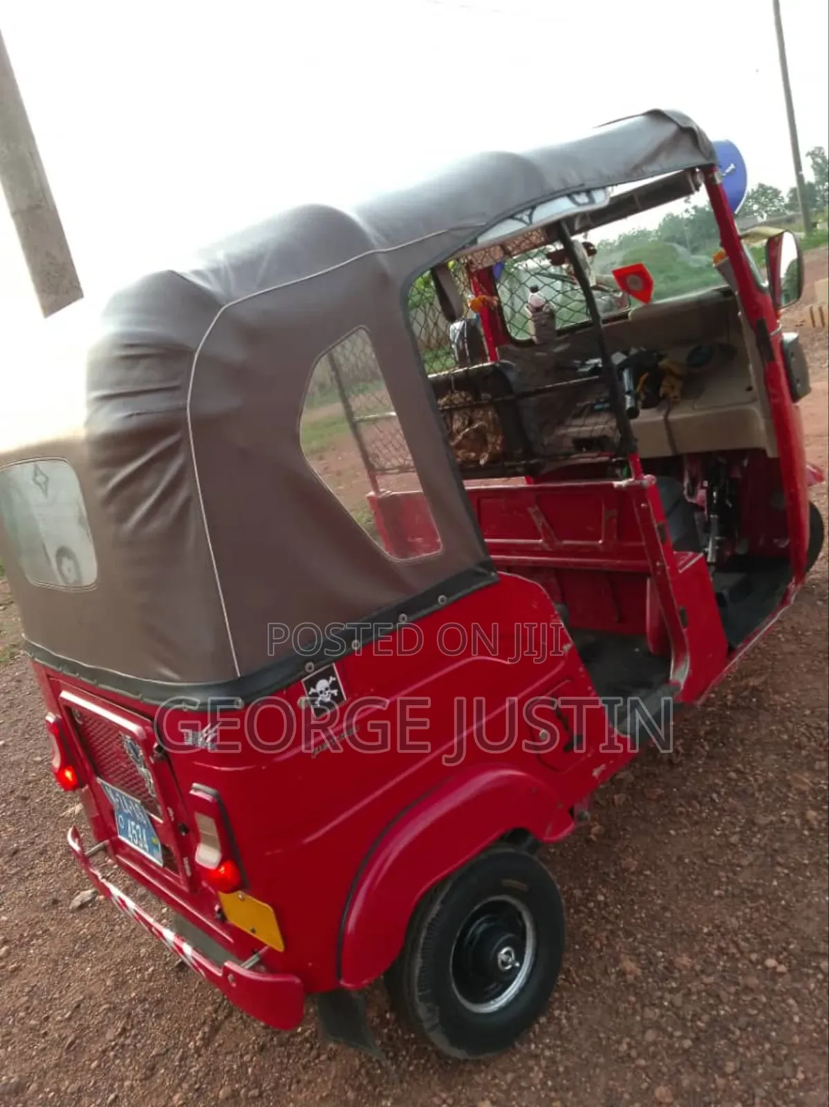Bajaj RE 2024 Red