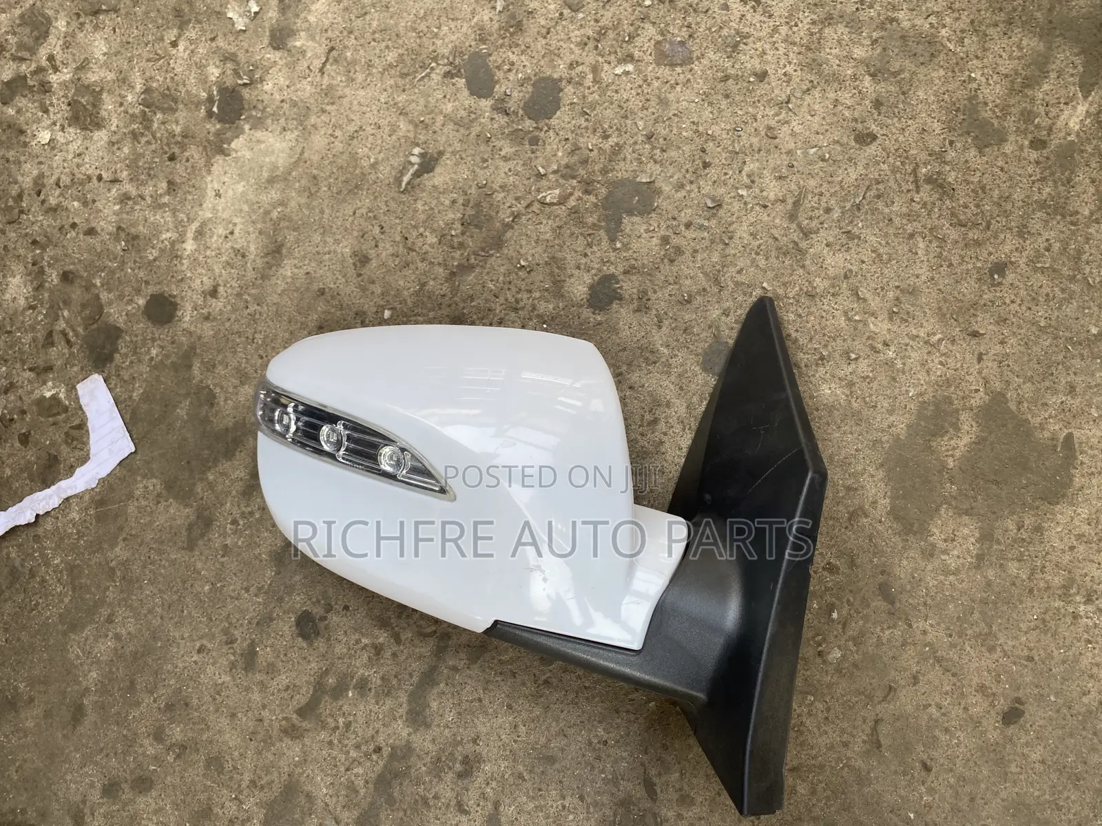 Hyundai Tucson 2012 Side Mirror With Light