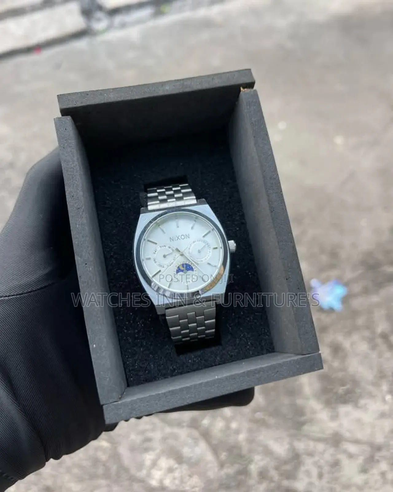Nixon Day - Night Wrist Watch