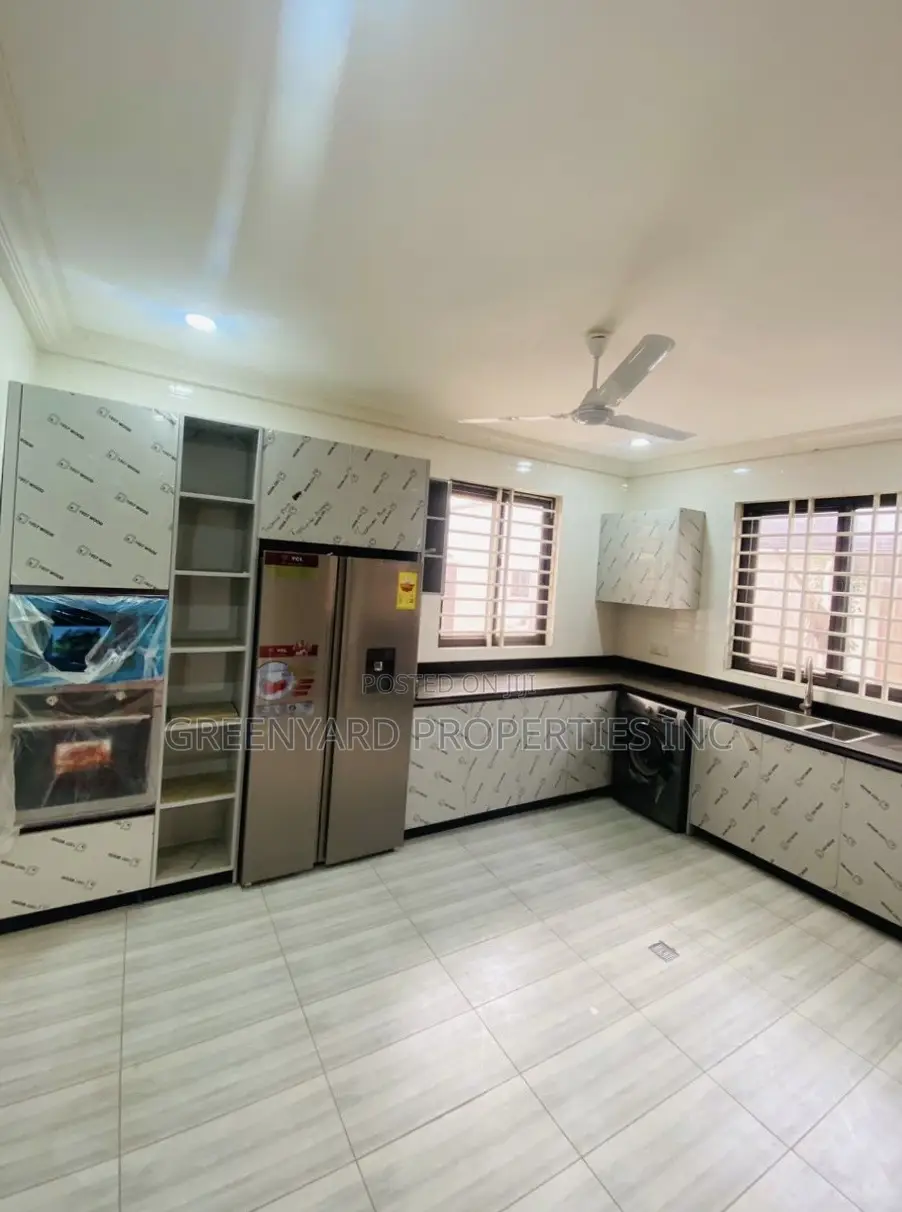 5bdrm House in East Legon for sale