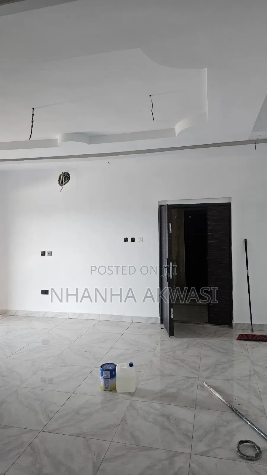 1bdrm Apartment in Community 12, Tema Metropolitan for rent