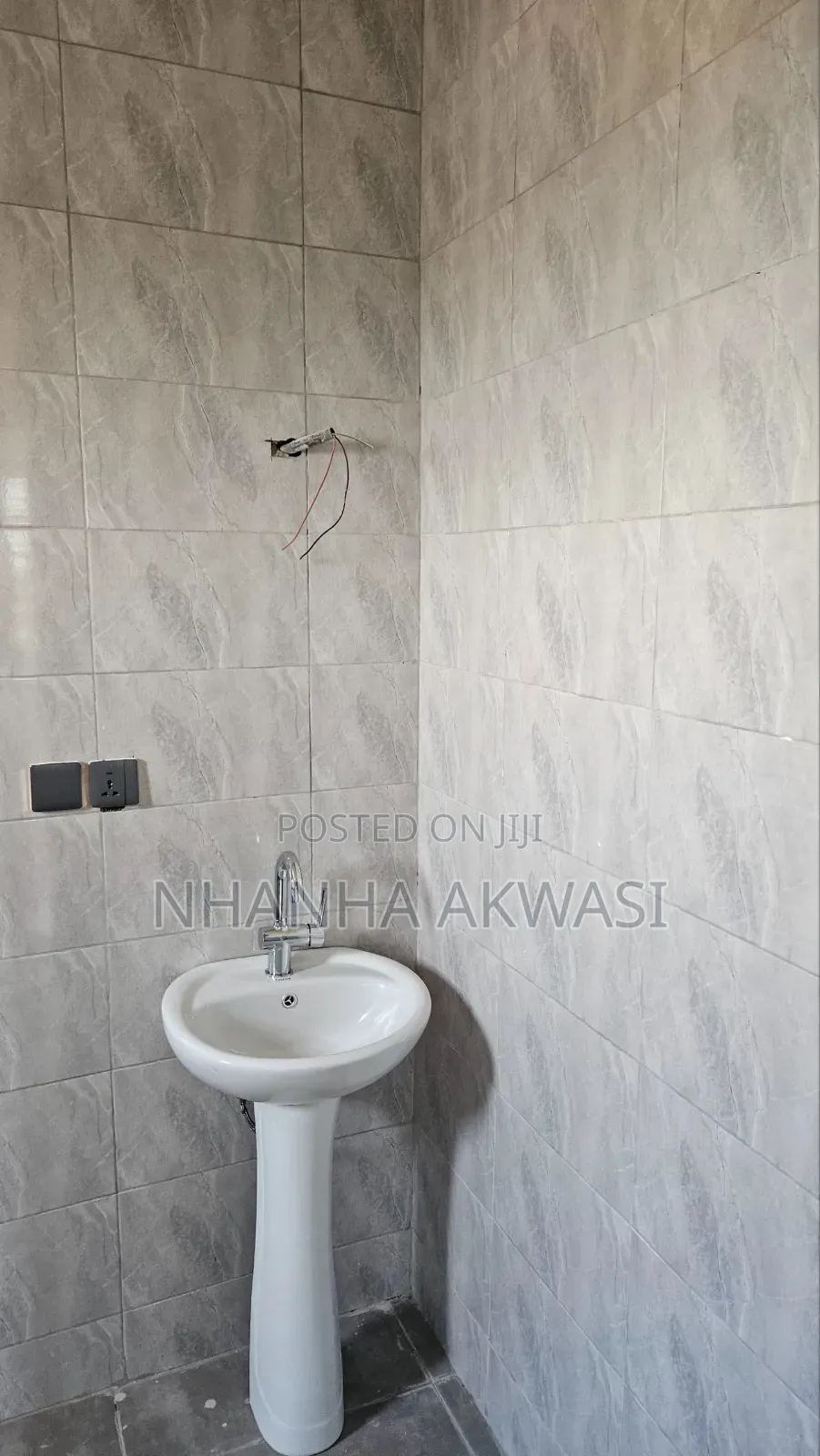 1bdrm Apartment in Community 12, Tema Metropolitan for rent