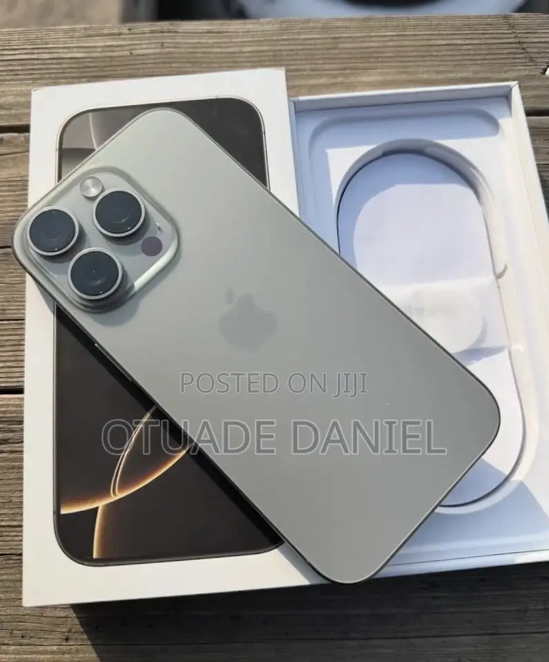 New Apple iPhone 16 Pro Max 256 GB Silver