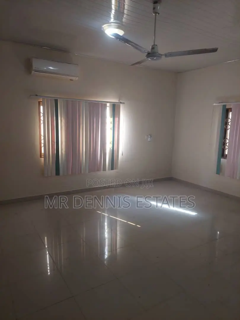 2bdrm House in Westhills Mall for rent