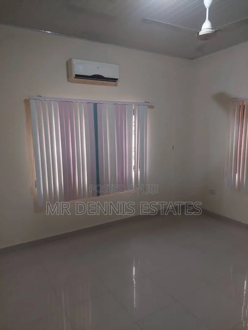2bdrm House in Westhills Mall for rent