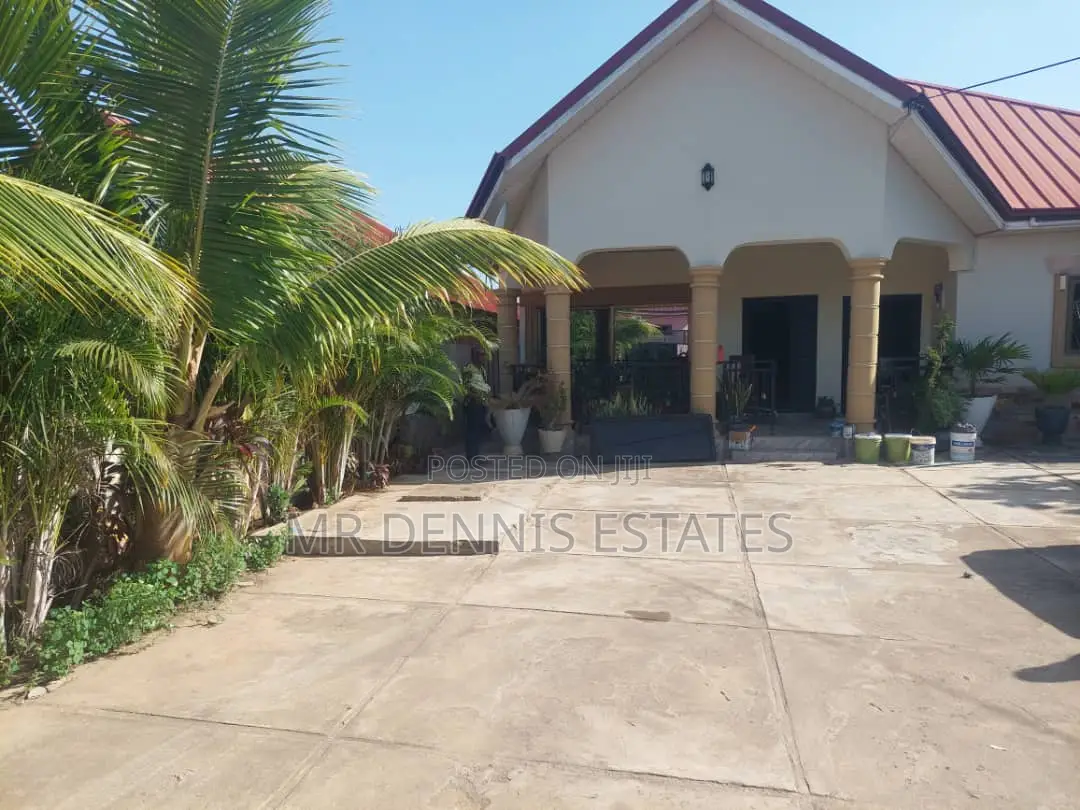 2bdrm House in Westhills Mall for rent