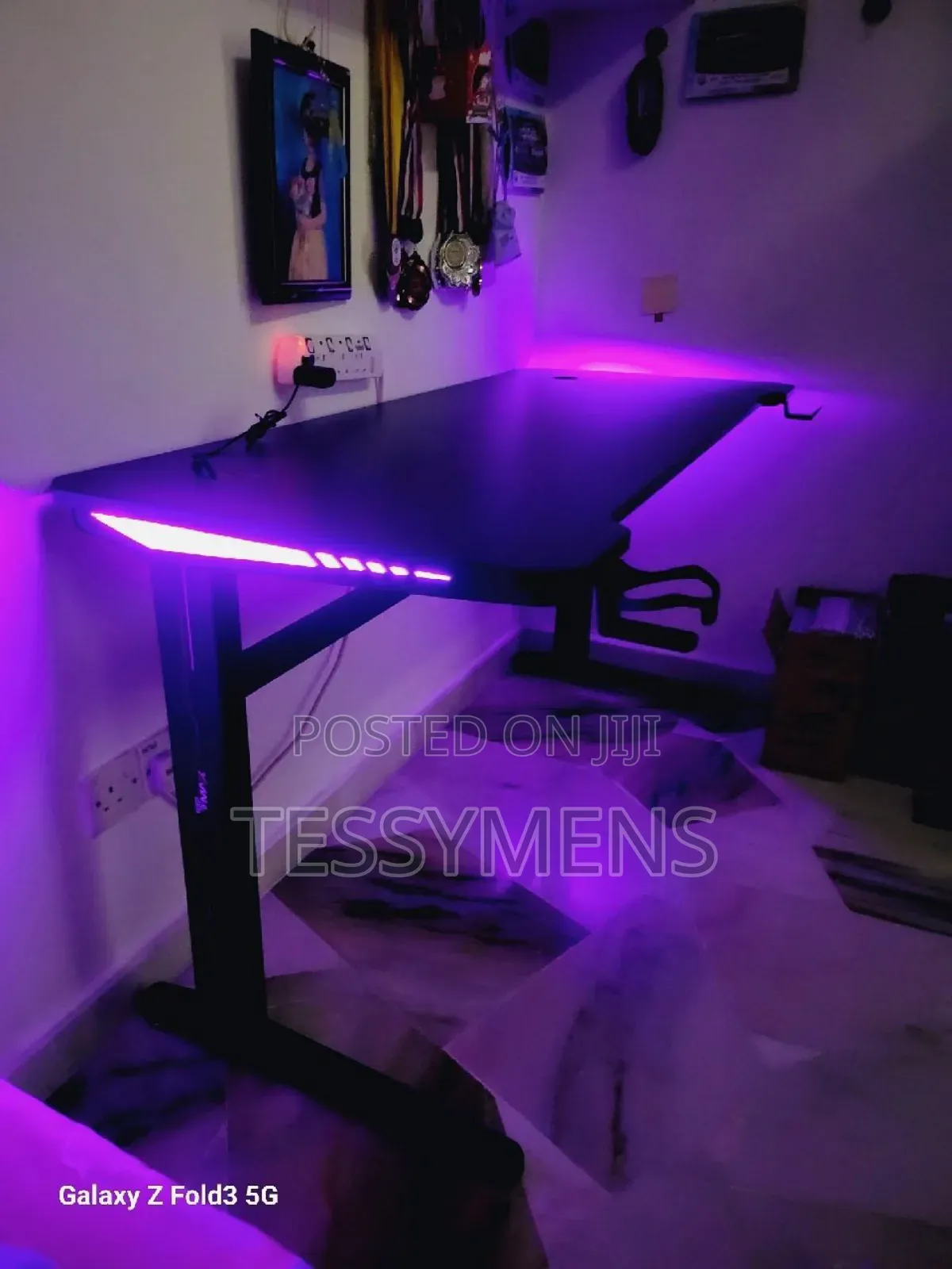 RGB L Leg Gaming Table