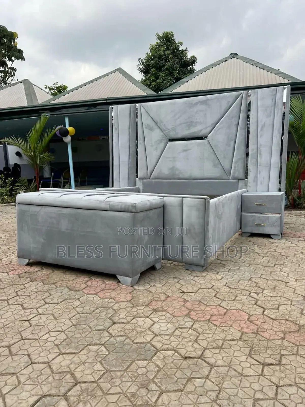 Gray Queen Size Bed Frame With Side Drawers and Ottoman