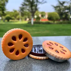 Biscuit Shaped Tobacco Grinder