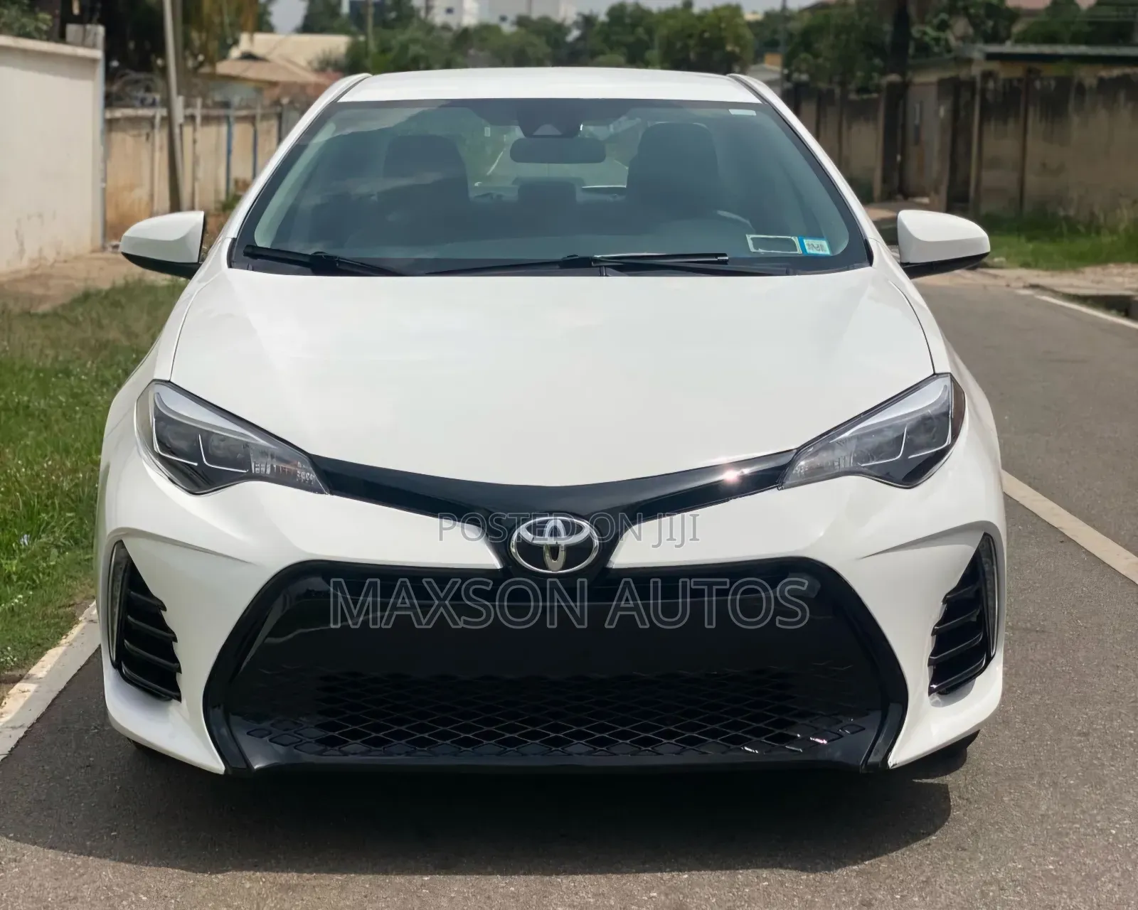 Toyota Corolla LE ECO 4dr Sedan (1.8L 4cyl CVT) 2017 White