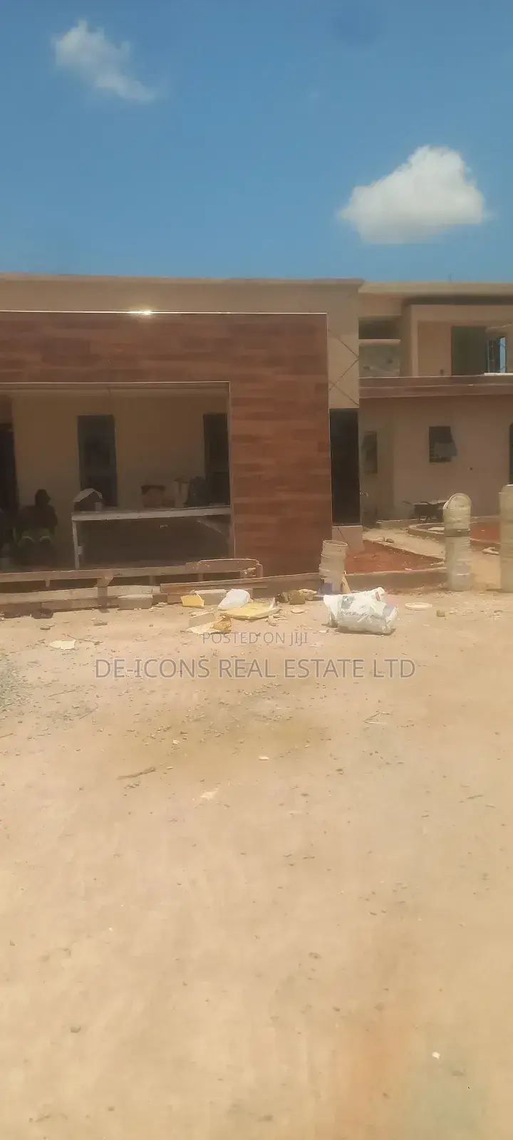 4bdrm House in De-Icons Real Estate, Awutu Senya East Municipal