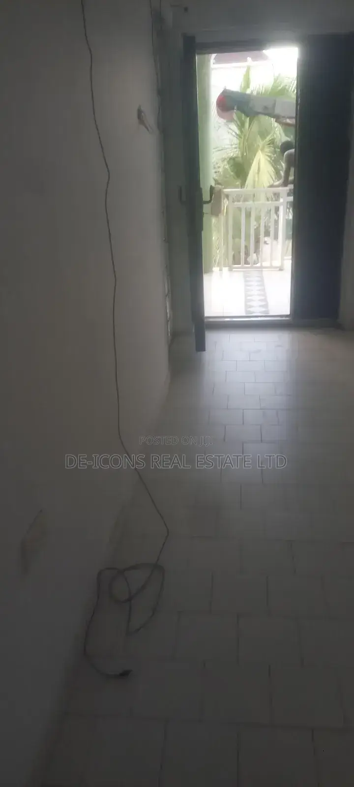 3bdrm Apartment in De-Icons Real Estate, Ga South Municipal for rent