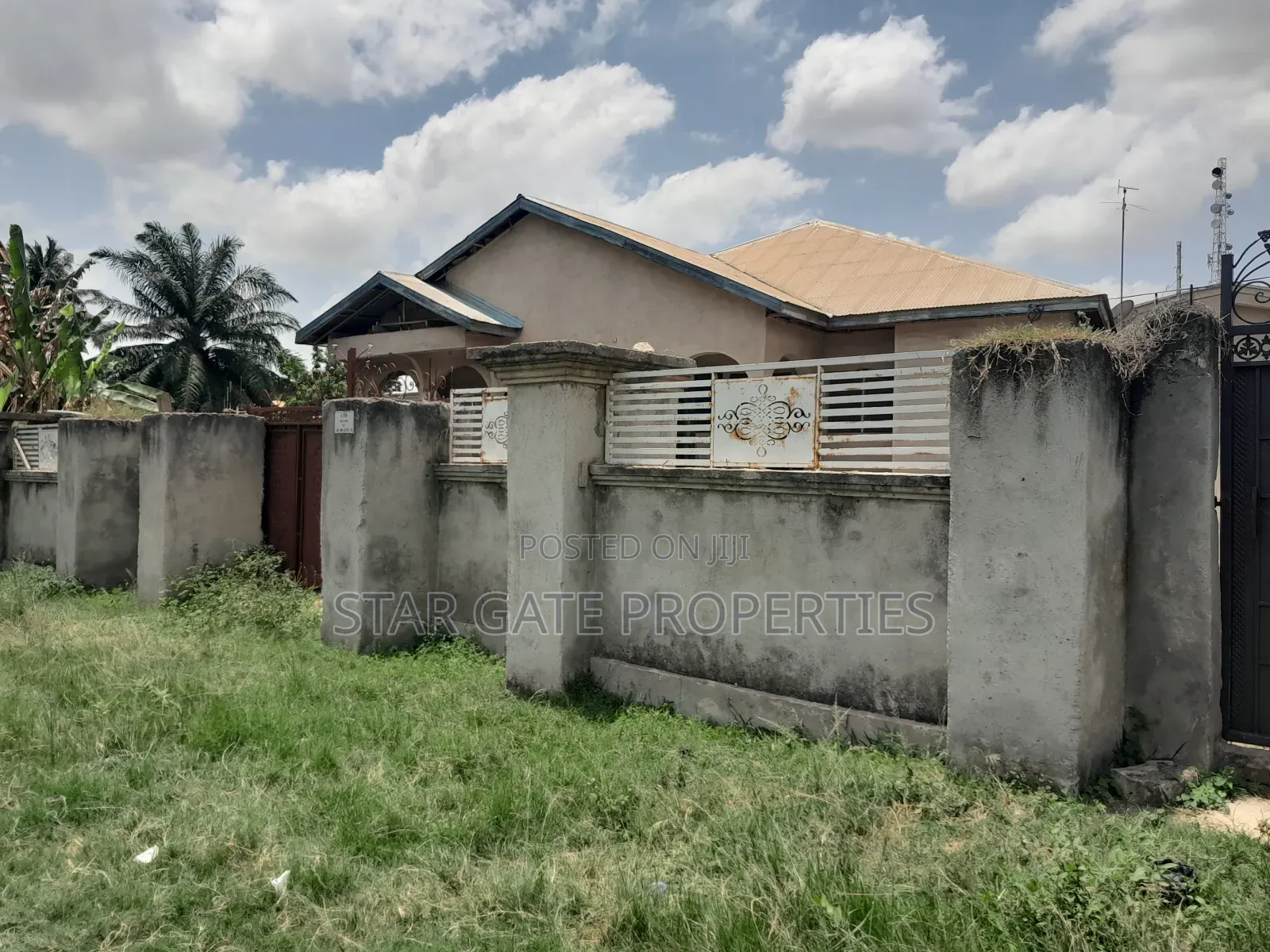 6bdrm House in Meduma, Kumasi Metropolitan for sale