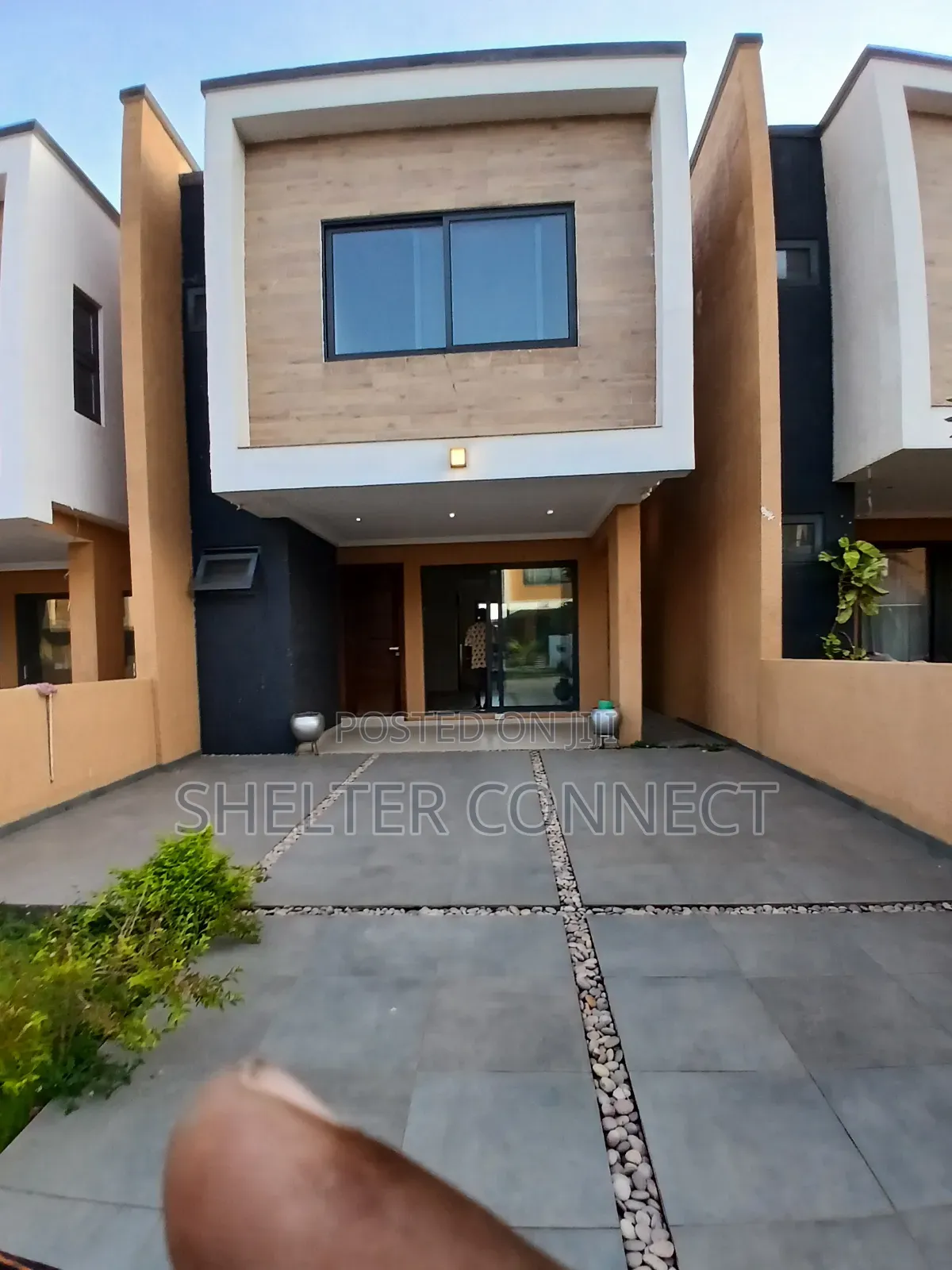 3bdrm Duplex in Oyarifa for rent