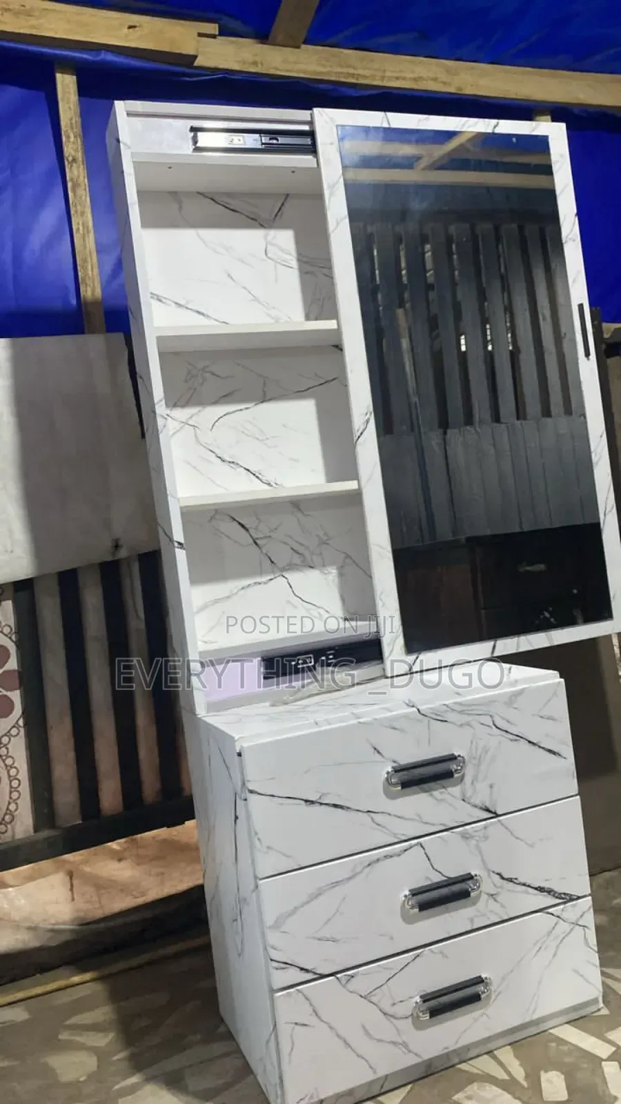 Quality Sliding Dresser