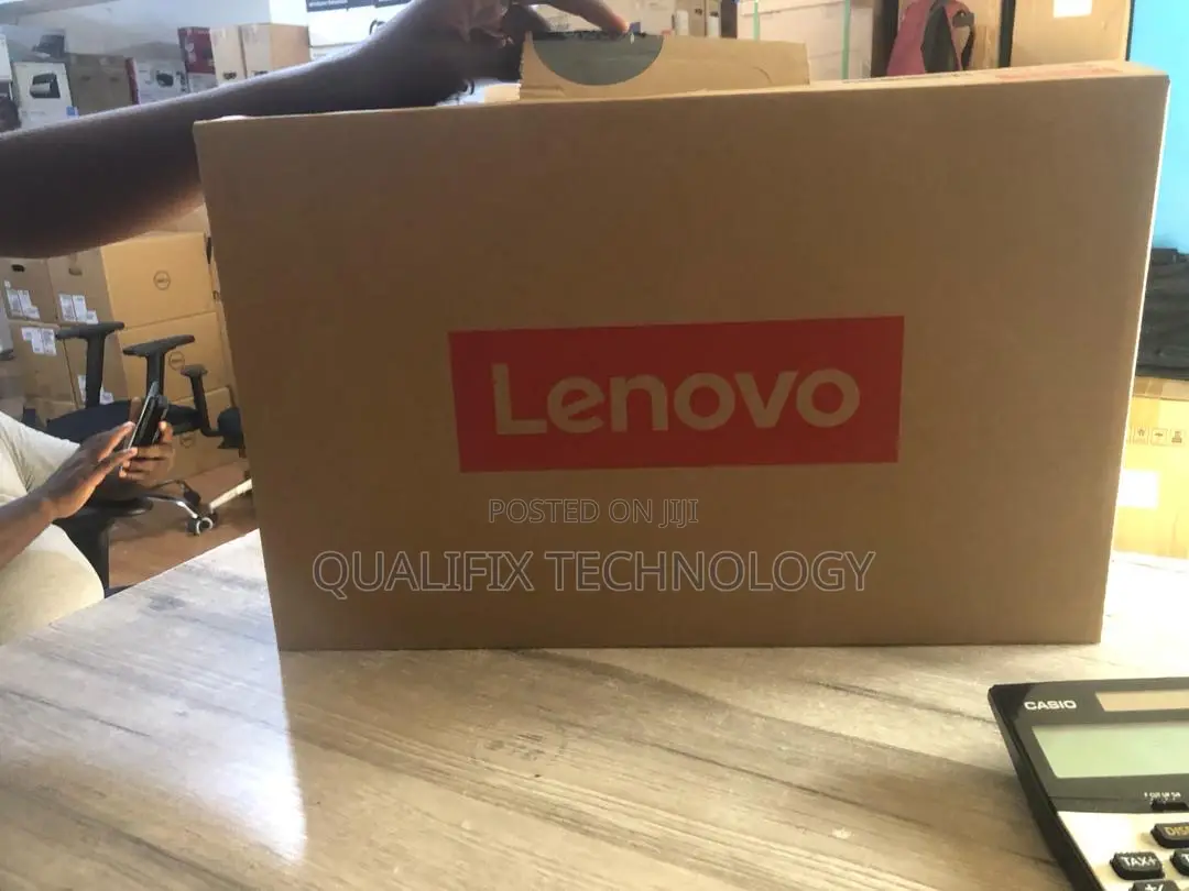 New Laptop Lenovo V15 8GB Intel Core i5 SSD 512GB
